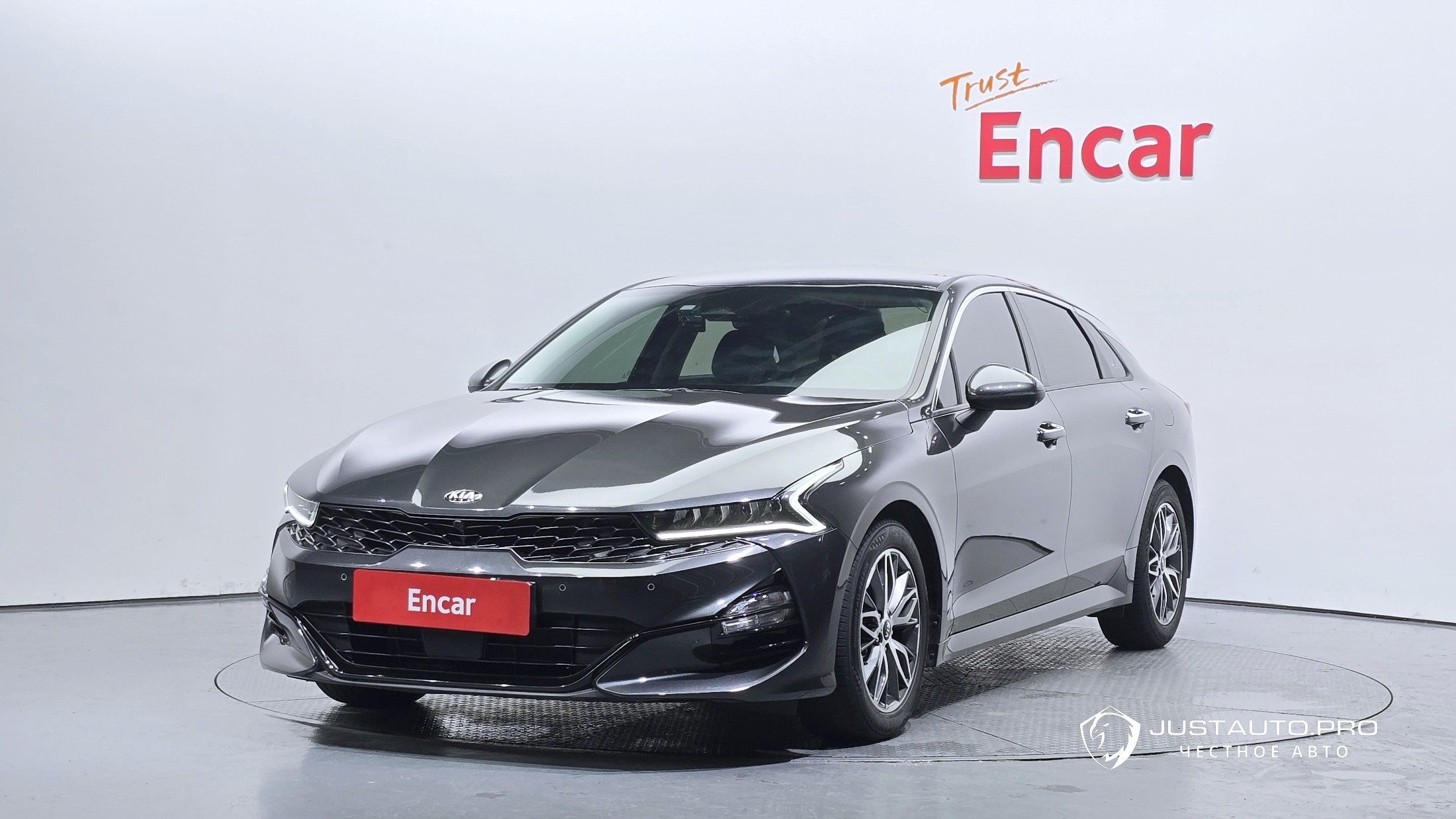 Автомобиль Kia K5