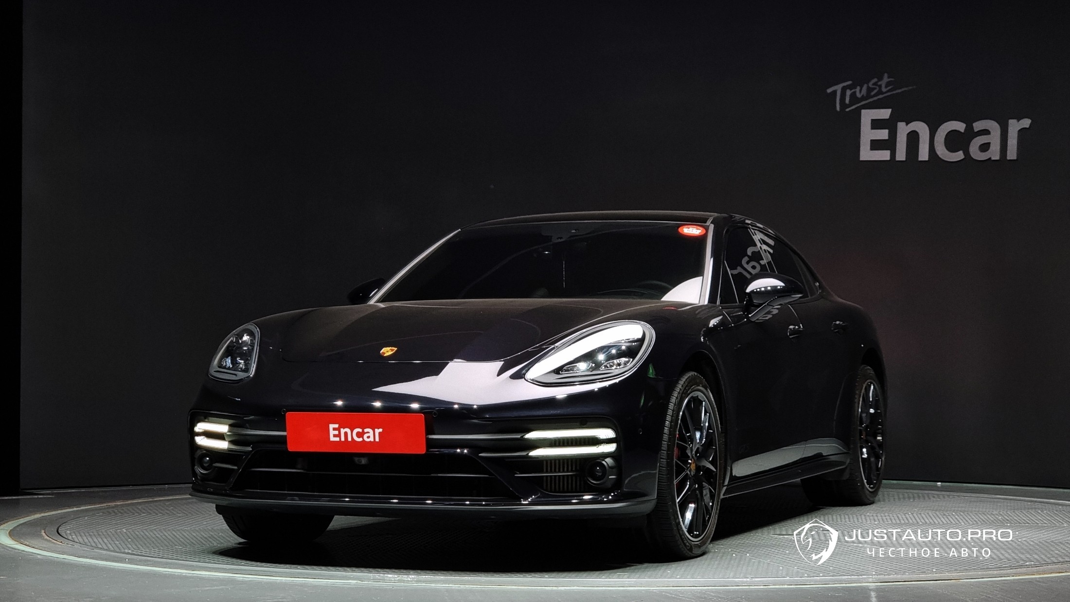 Автомобиль Porsche Panamera