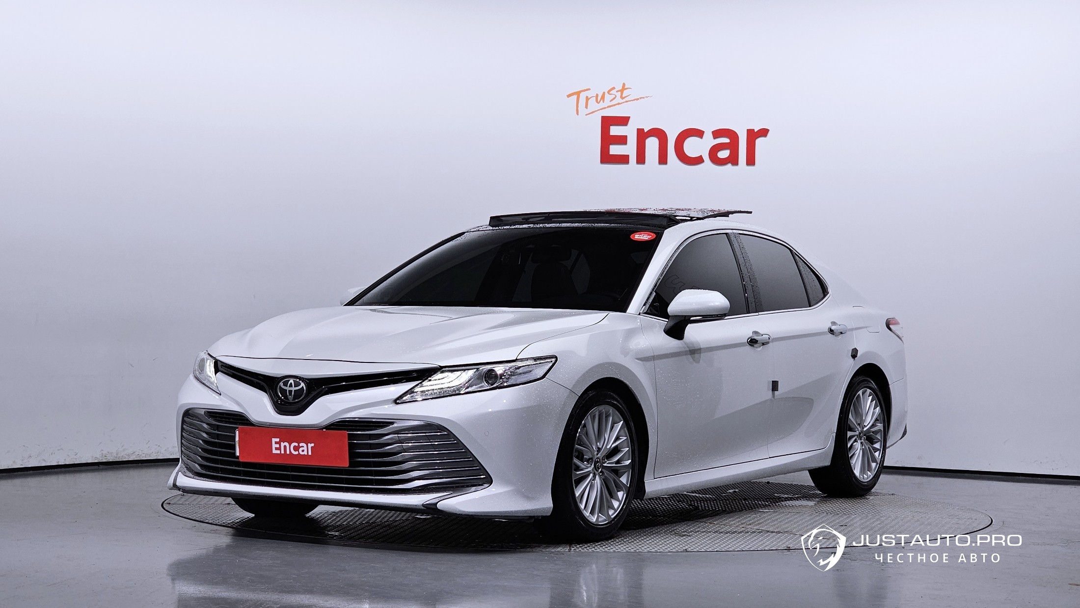 Автомобиль Toyota Camry