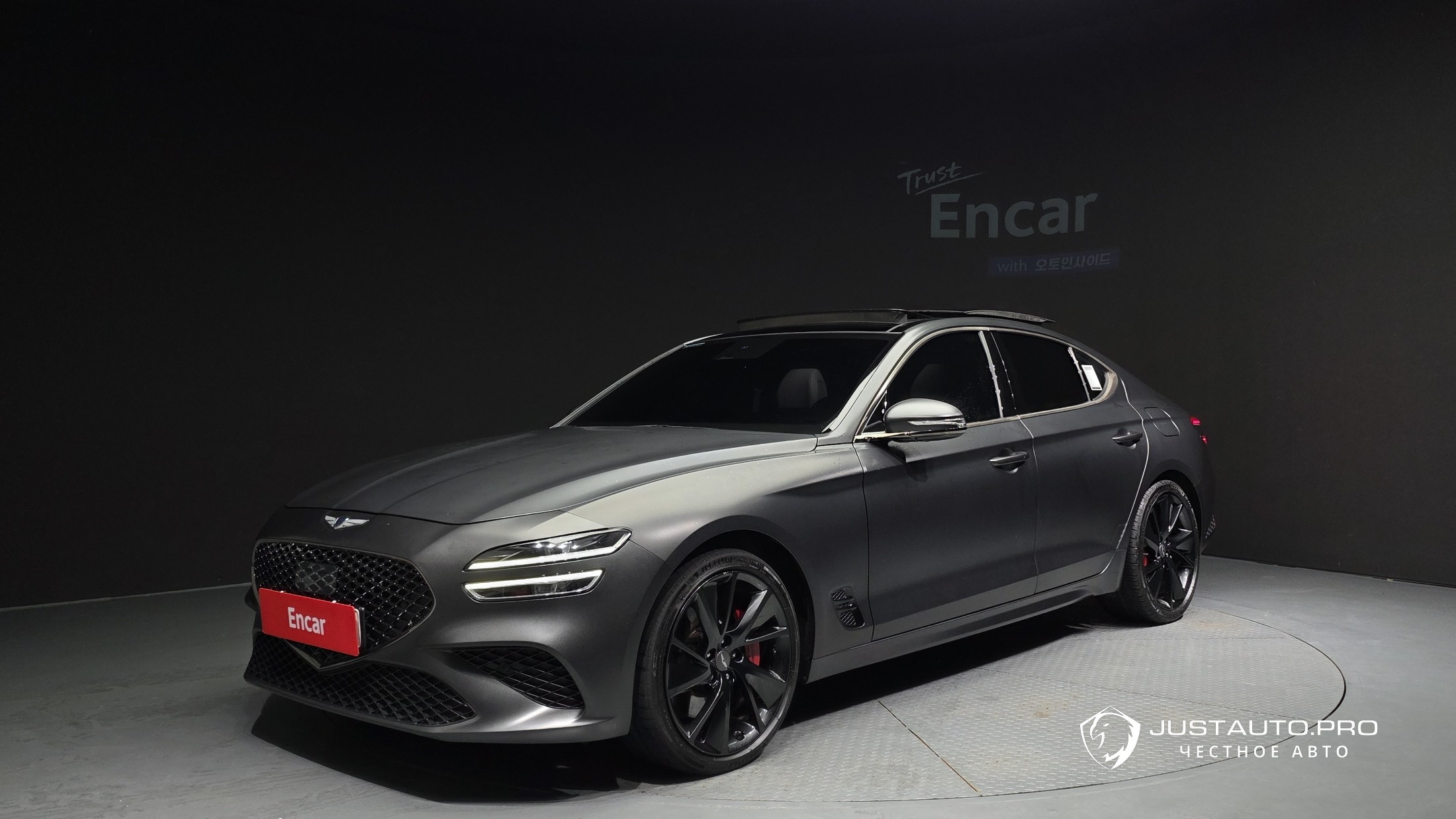 Автомобиль Genesis G70