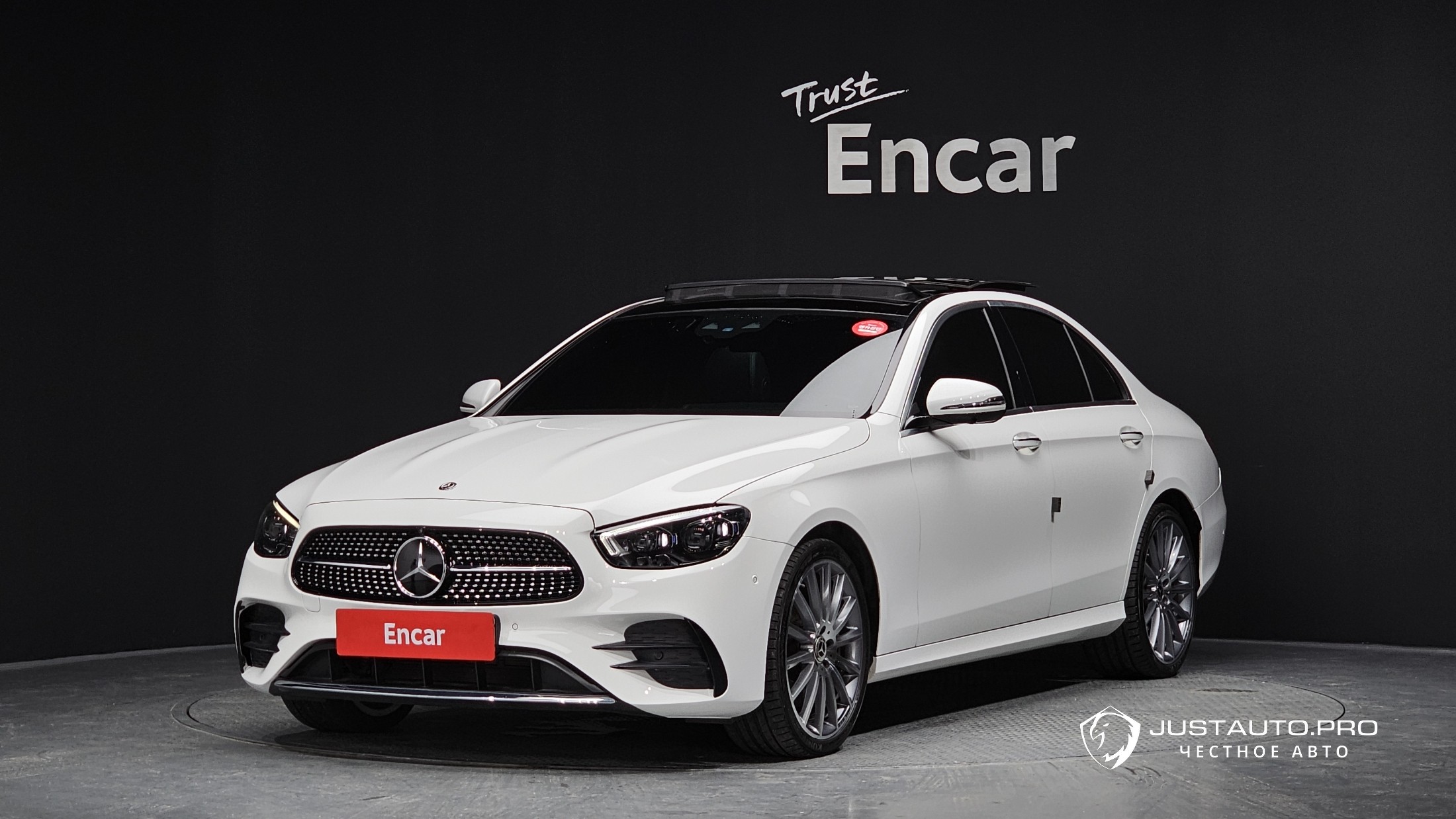 Автомобиль Mercedes-Benz E-Class