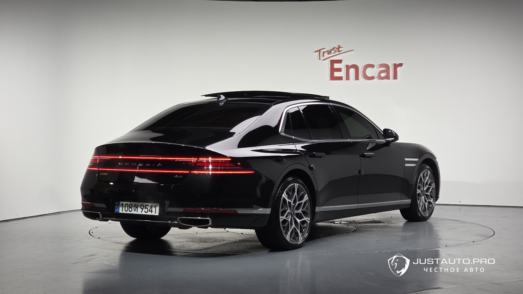 Автомобиль Genesis G90