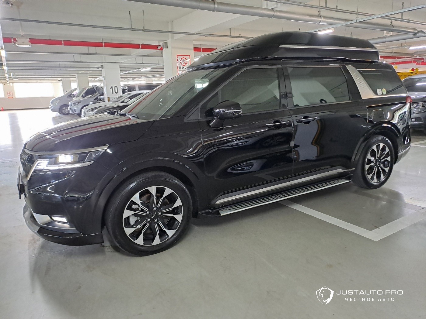 Автомобиль Kia Canival