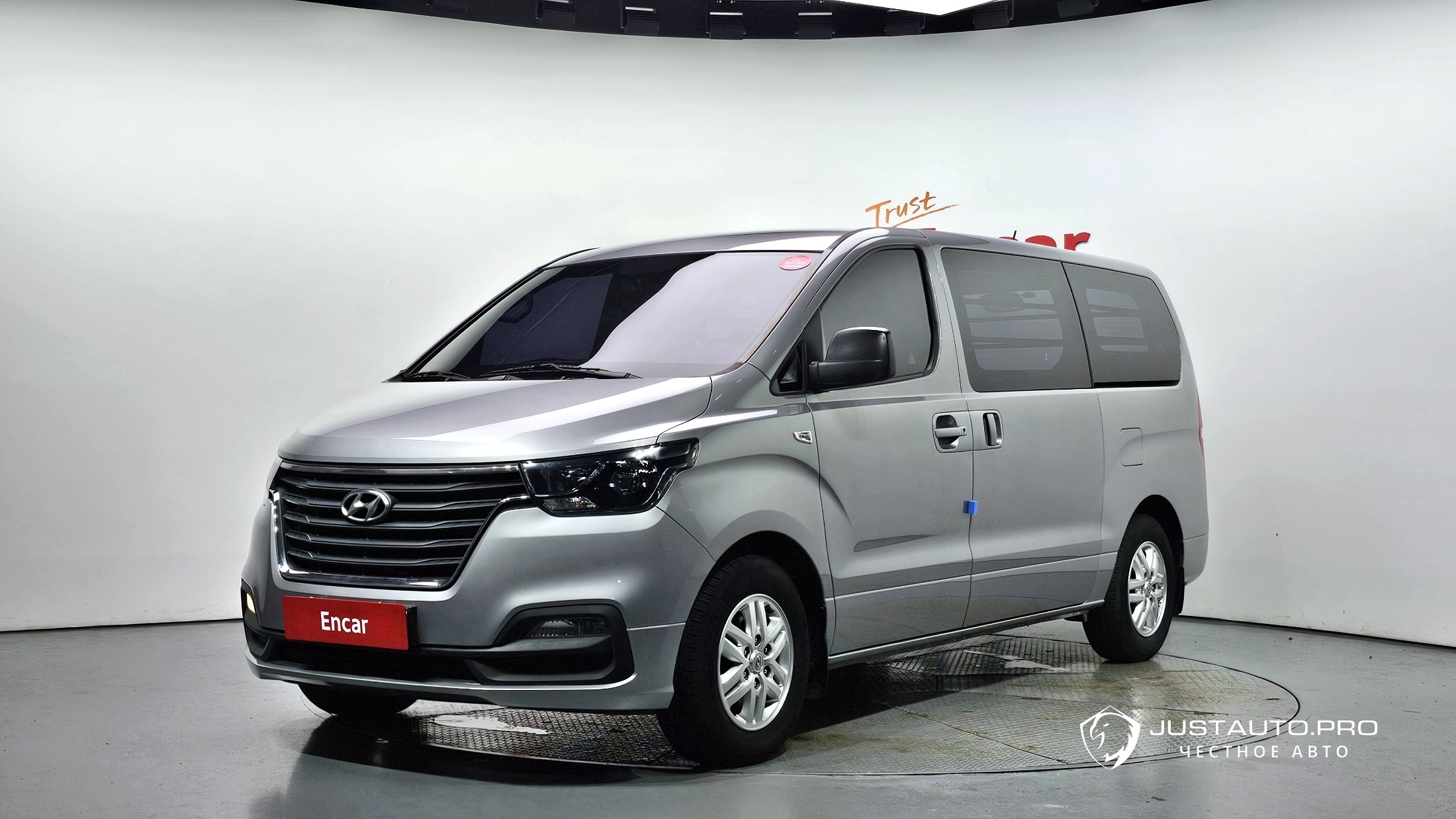 Автомобиль Hyundai Starex