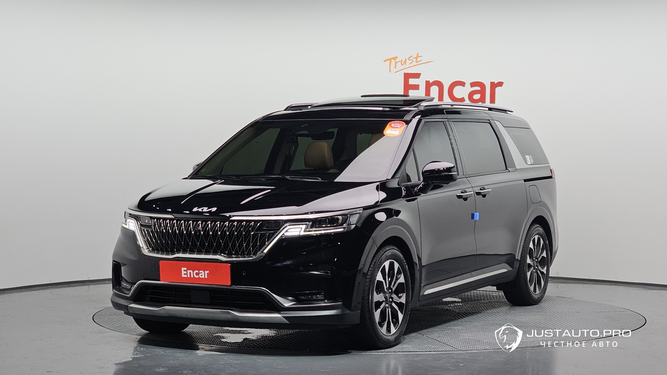 Автомобиль Kia Canival