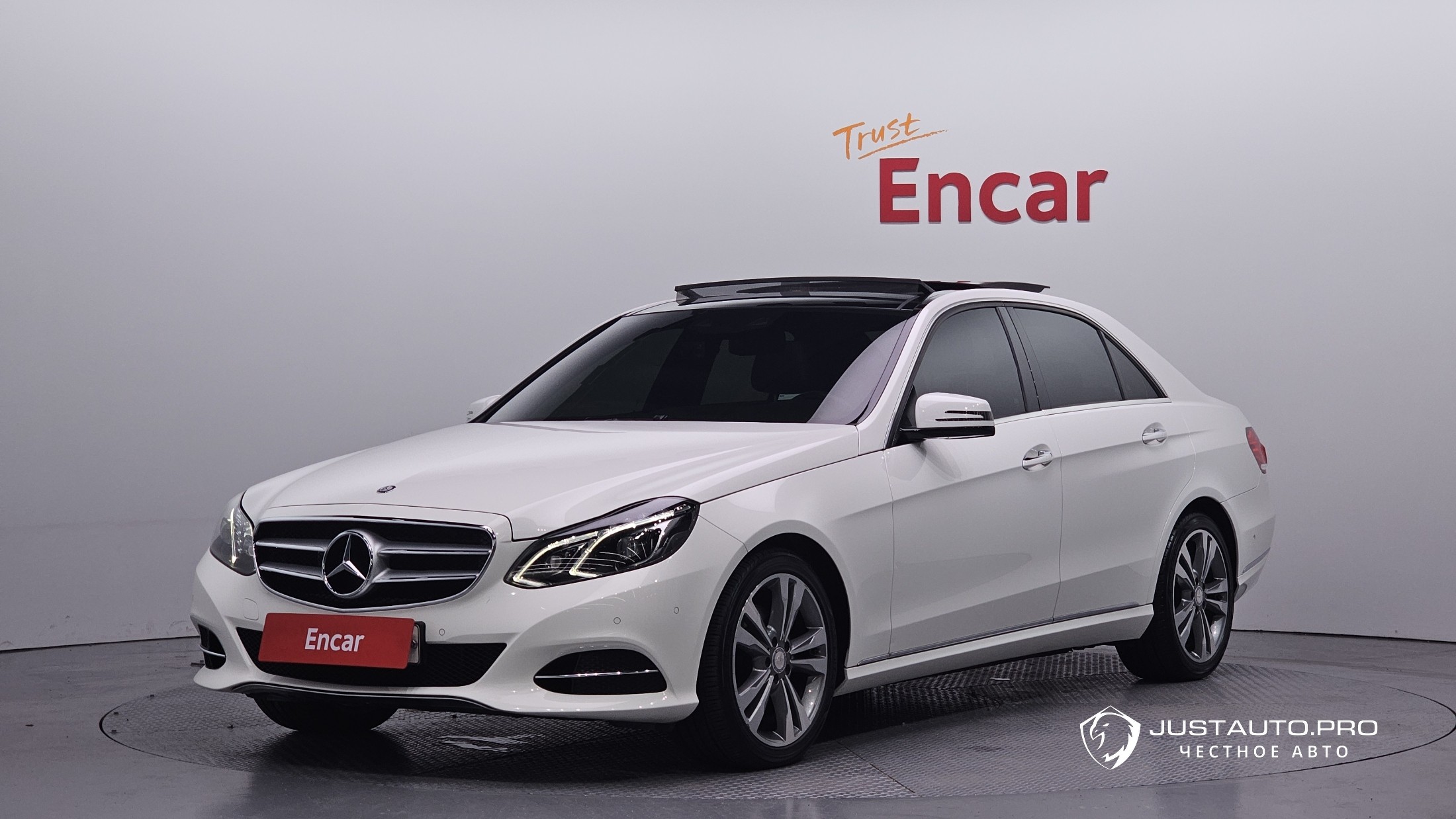 Автомобиль Mercedes-Benz E-Class