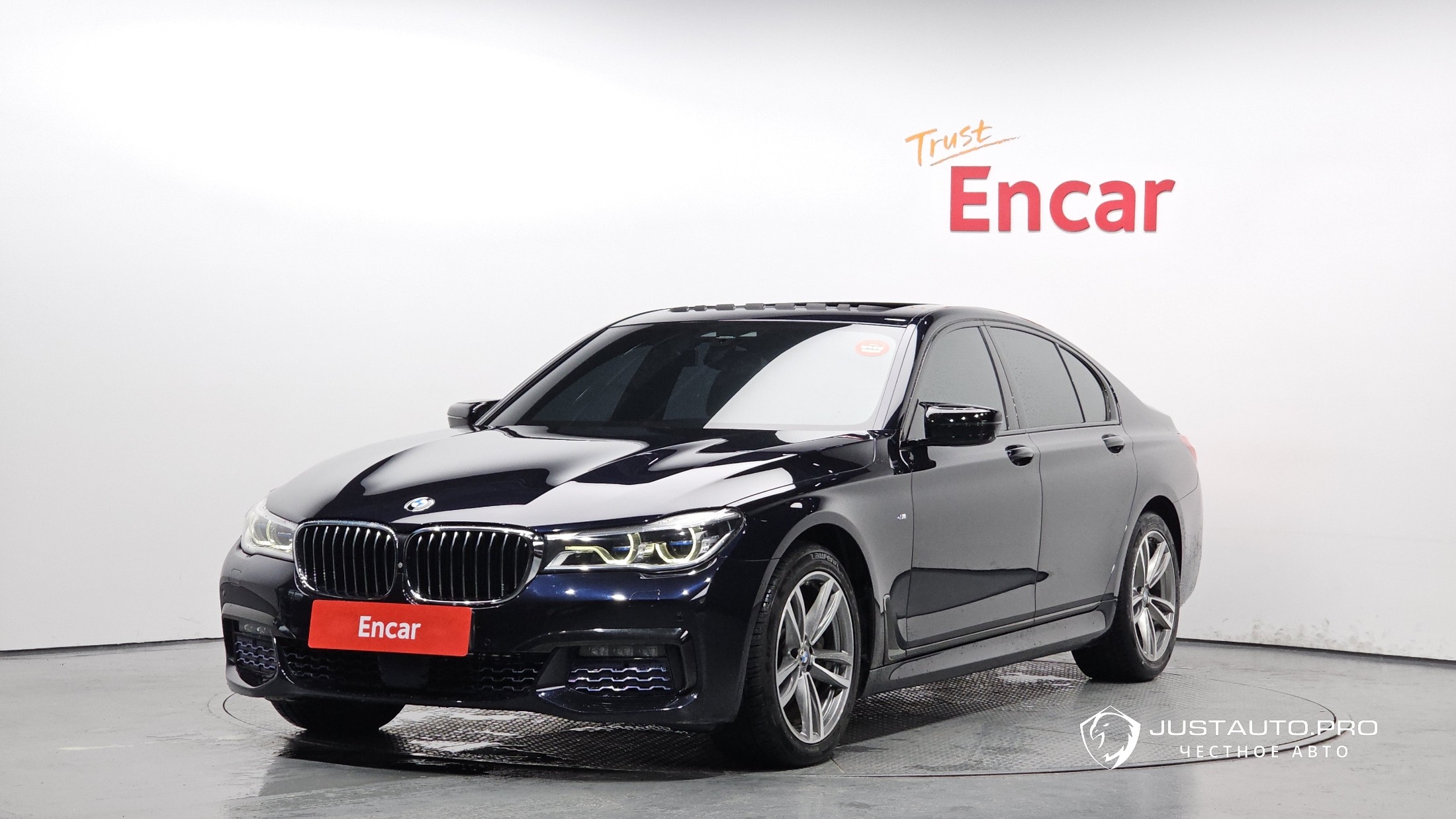 Автомобиль BMW 7-Series