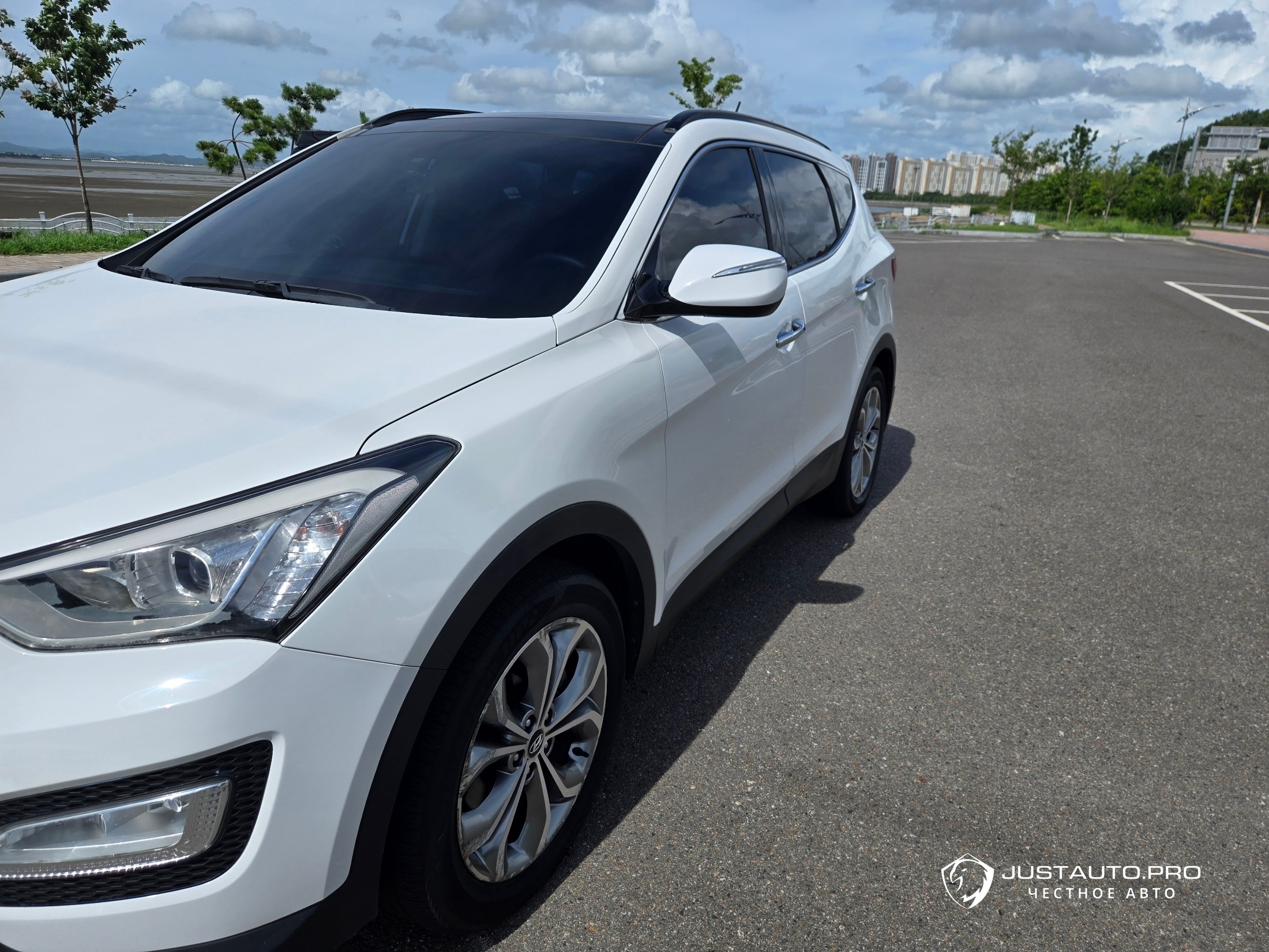 Автомобиль Hyundai Santafe