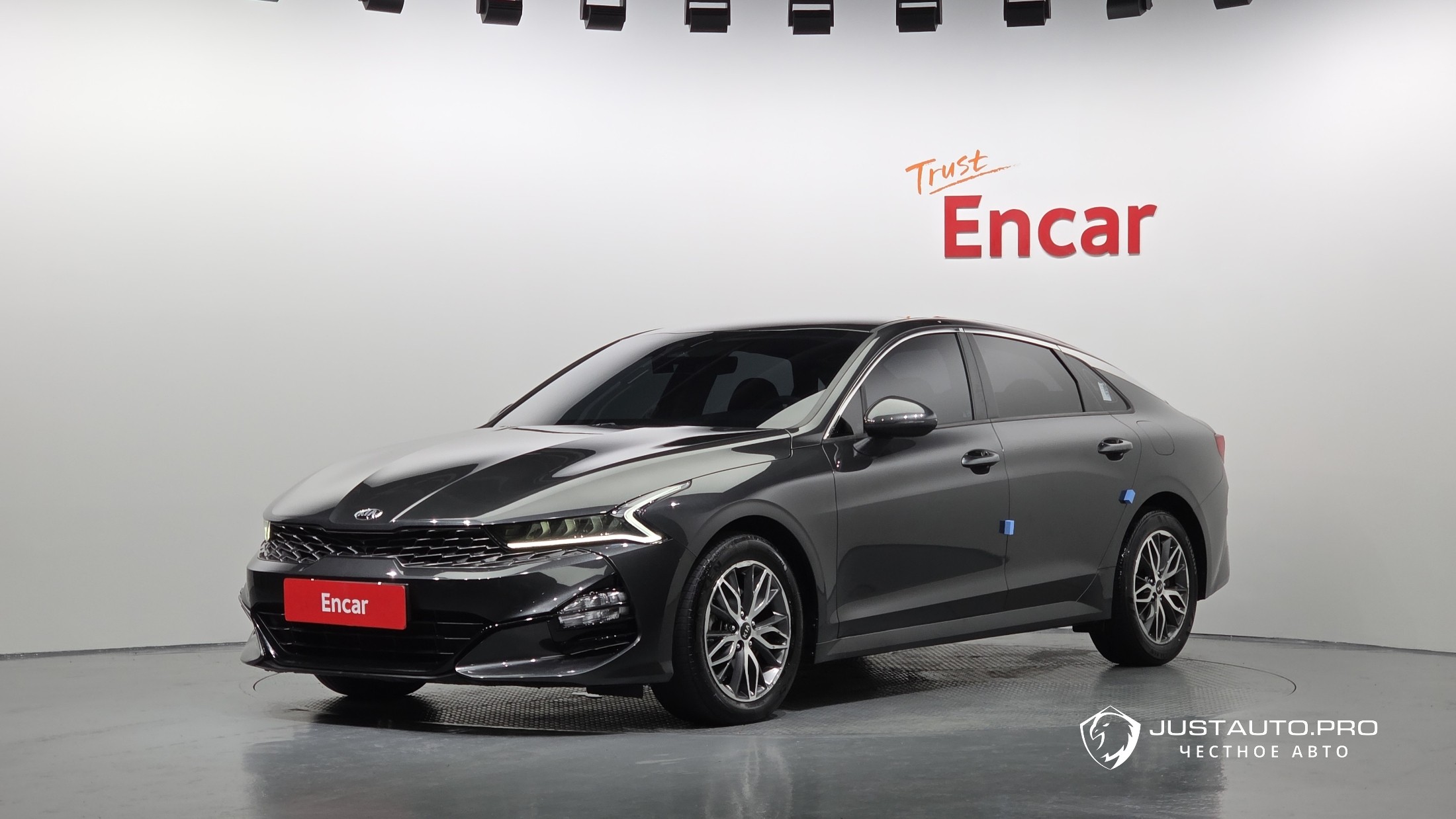 Автомобиль Kia K5