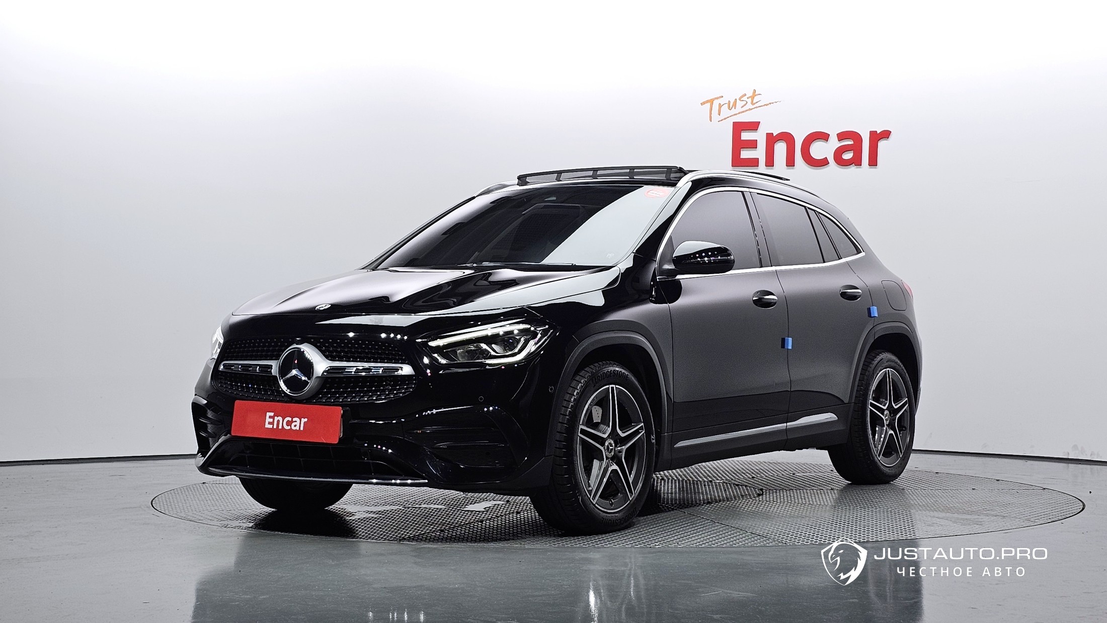 Автомобиль Mercedes-Benz GLA-Class