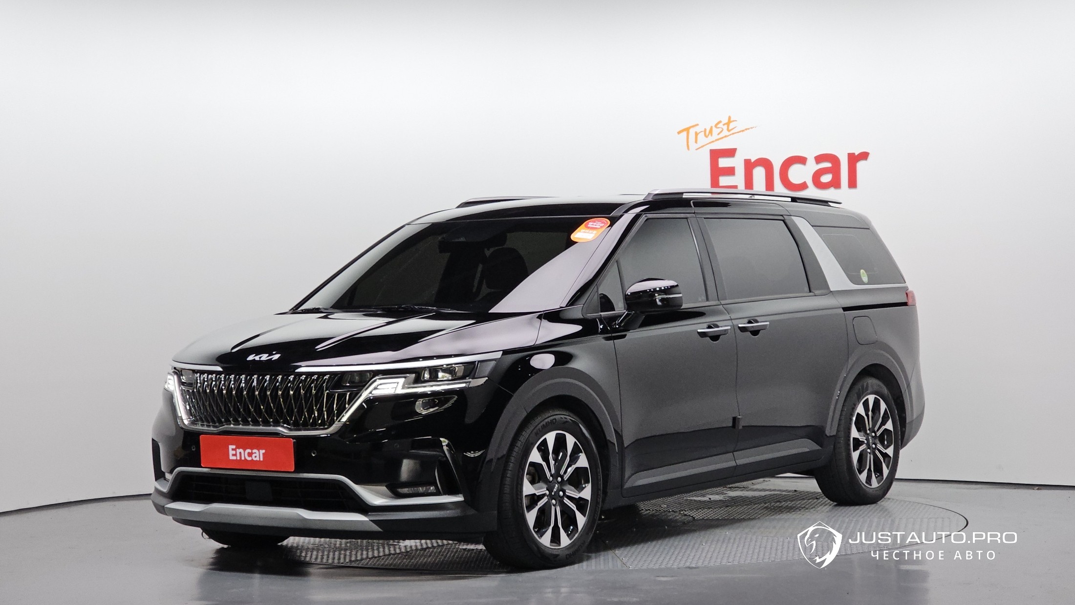 Автомобиль Kia Canival