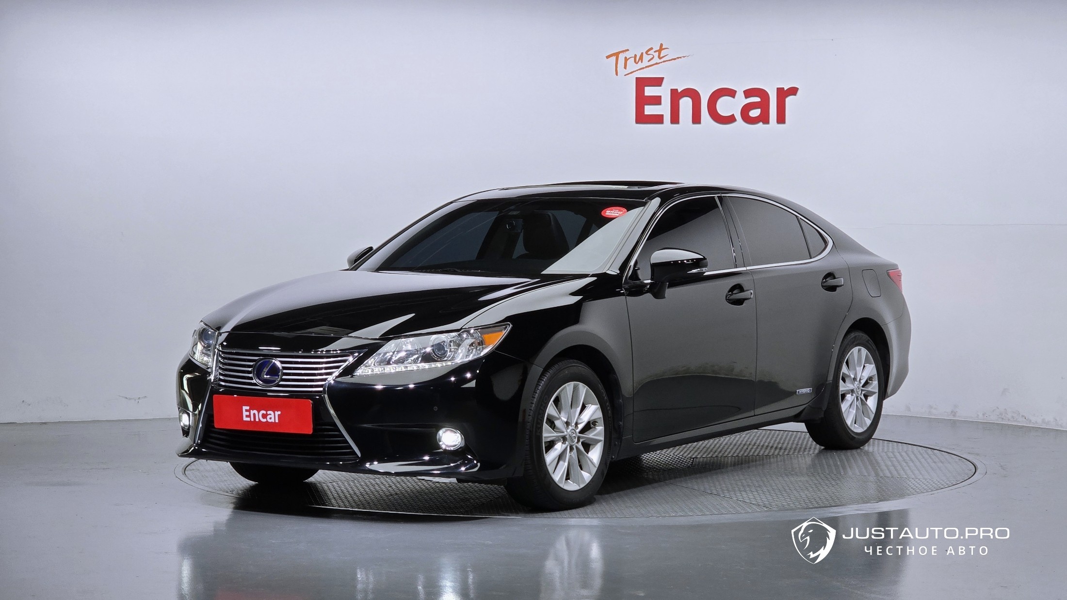 Автомобиль Lexus ES