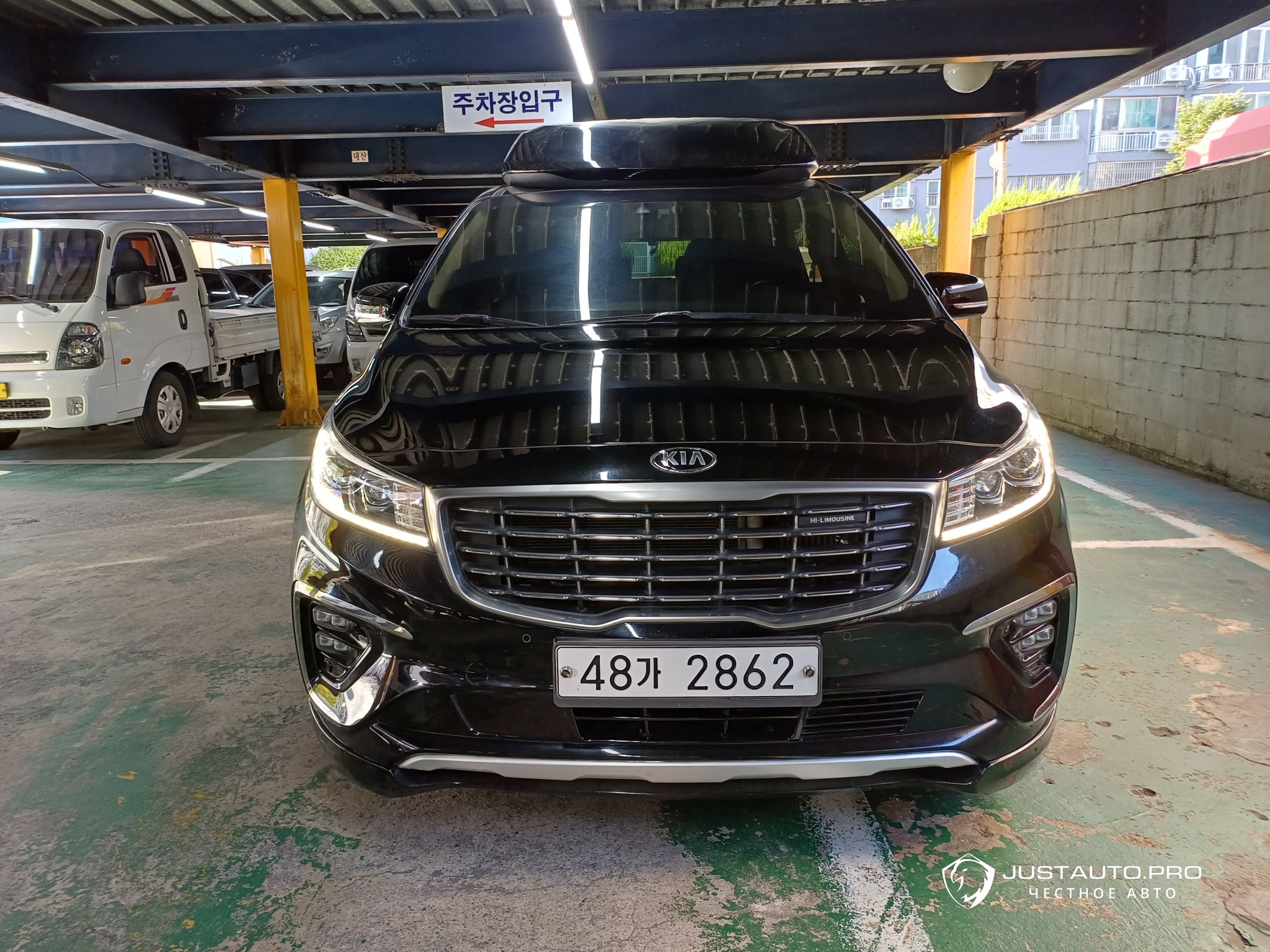 Автомобиль Kia Canival