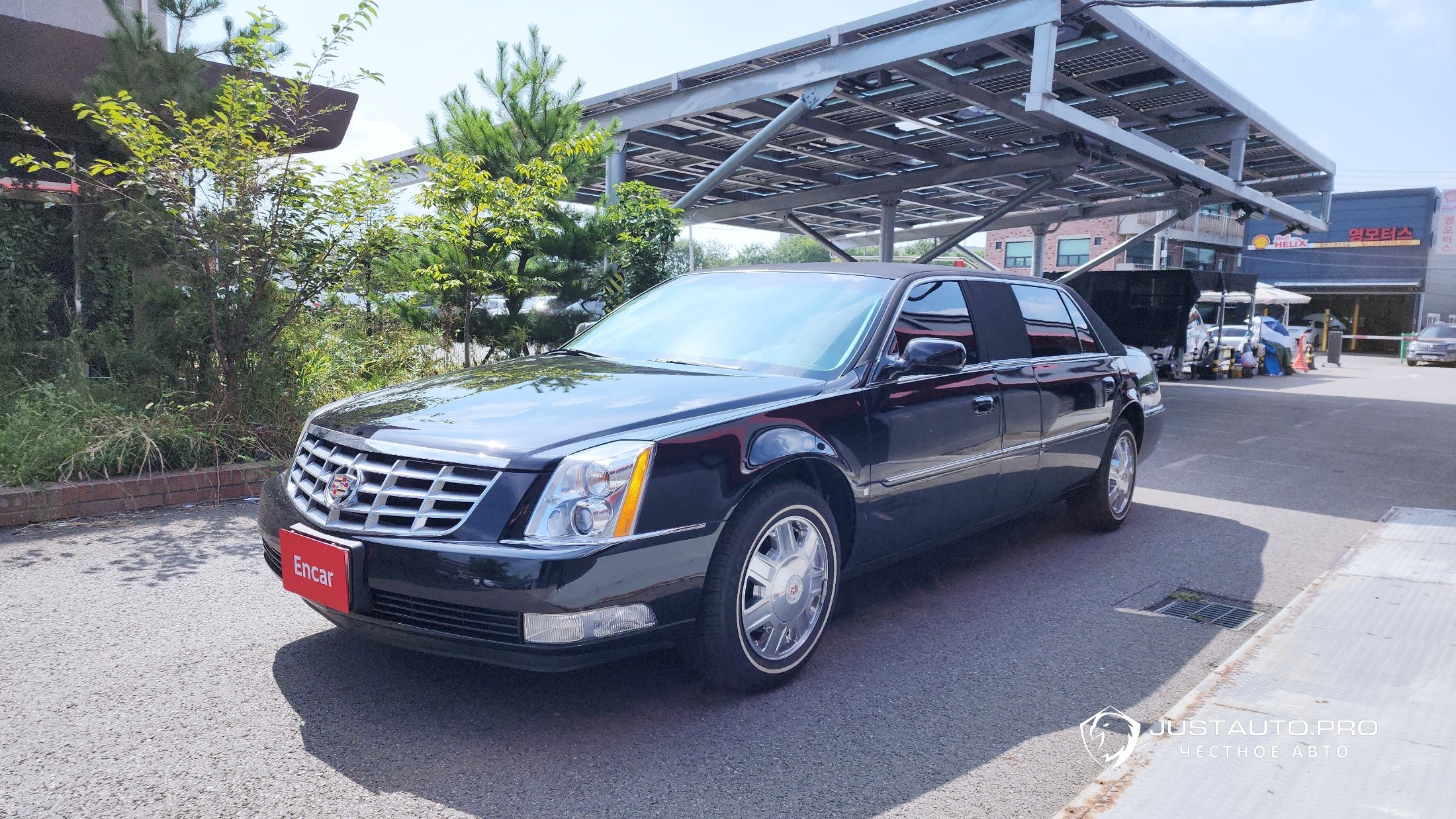 Автомобиль Cadillac DTS