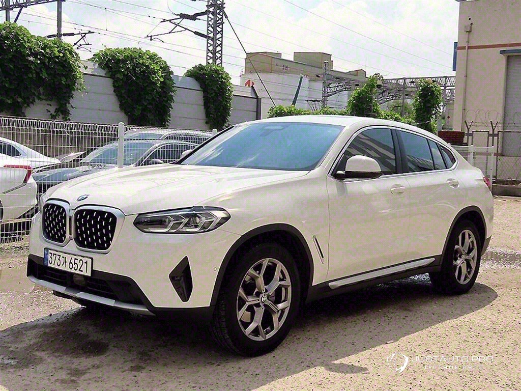 Автомобиль BMW X4