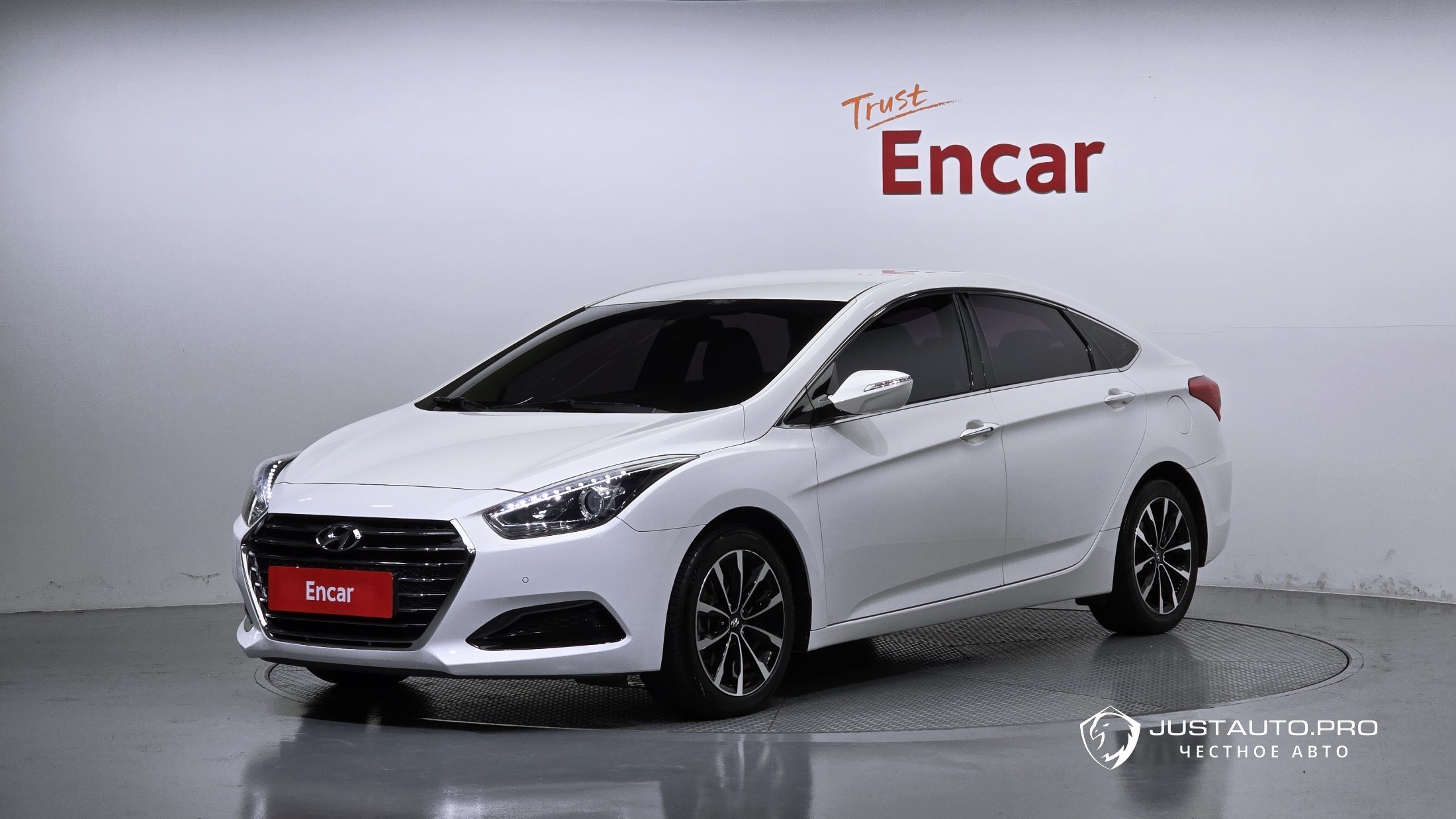 Автомобиль Hyundai i40