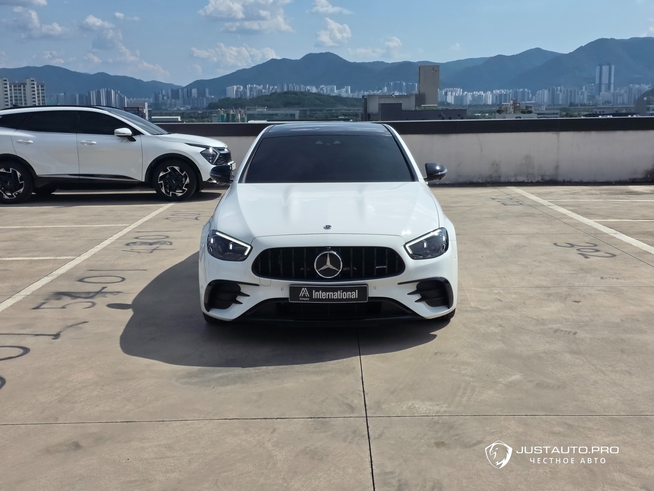 Автомобиль Mercedes-Benz E-Class
