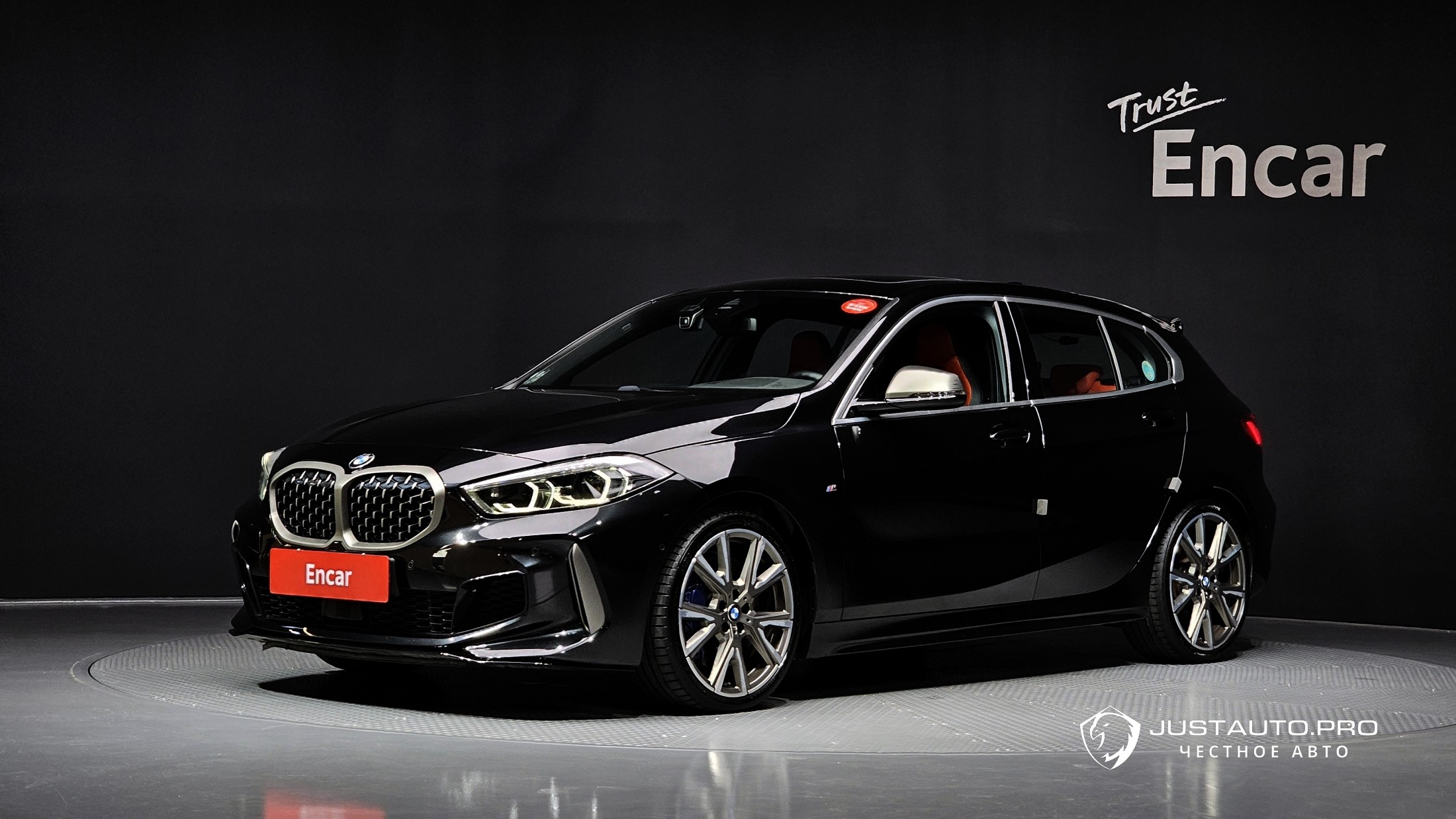 Автомобиль BMW 1-Series