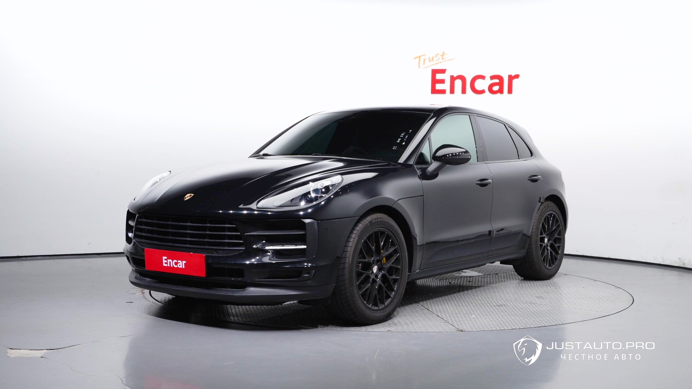 Автомобиль Porsche Macan