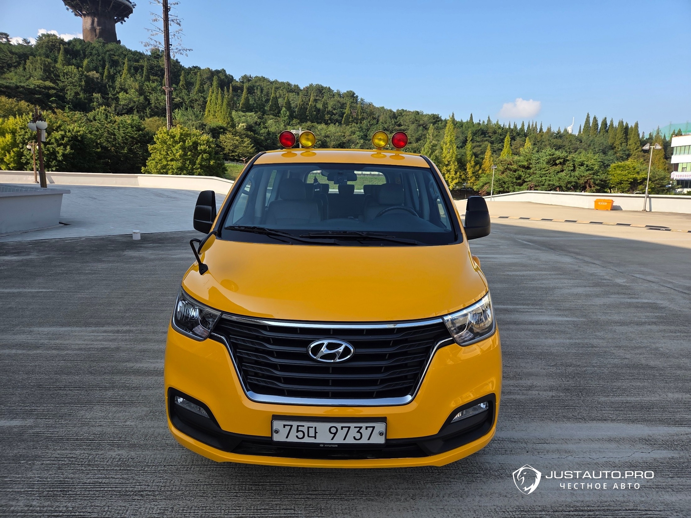 Автомобиль Hyundai Starex