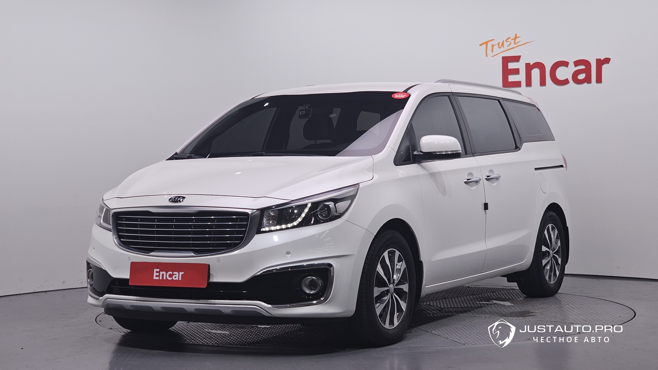 Автомобиль Kia Canival