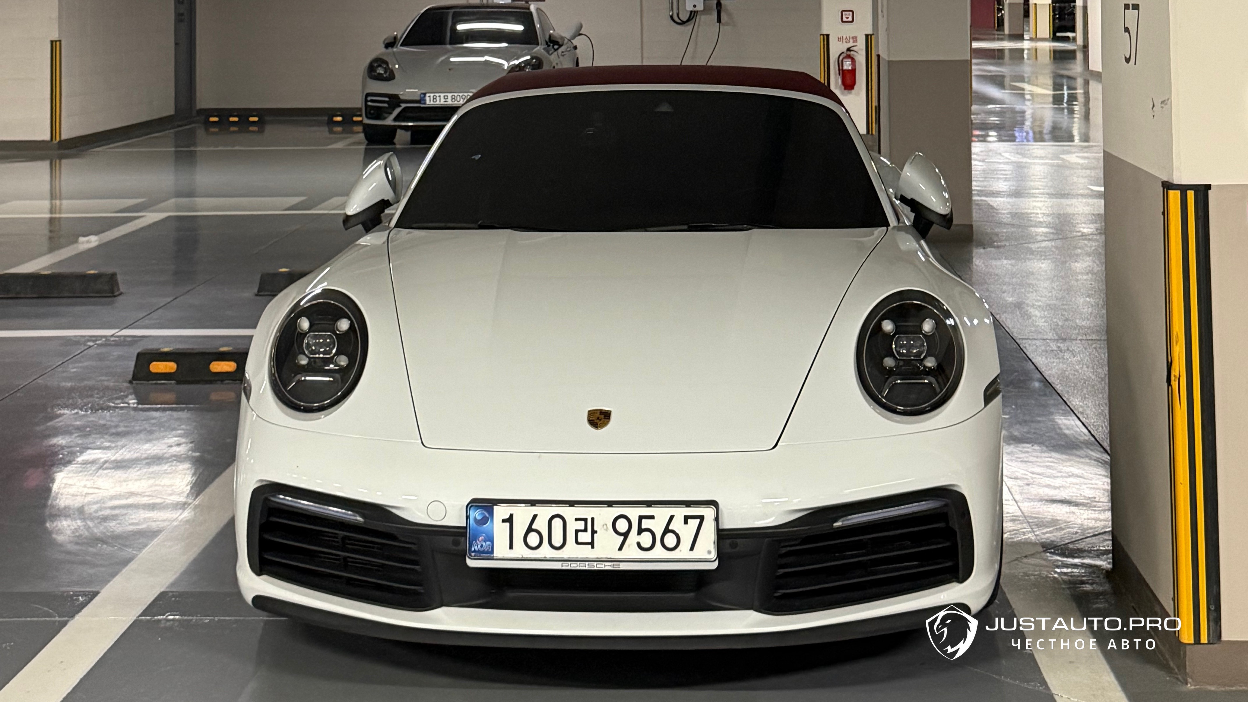 Автомобиль Porsche 911