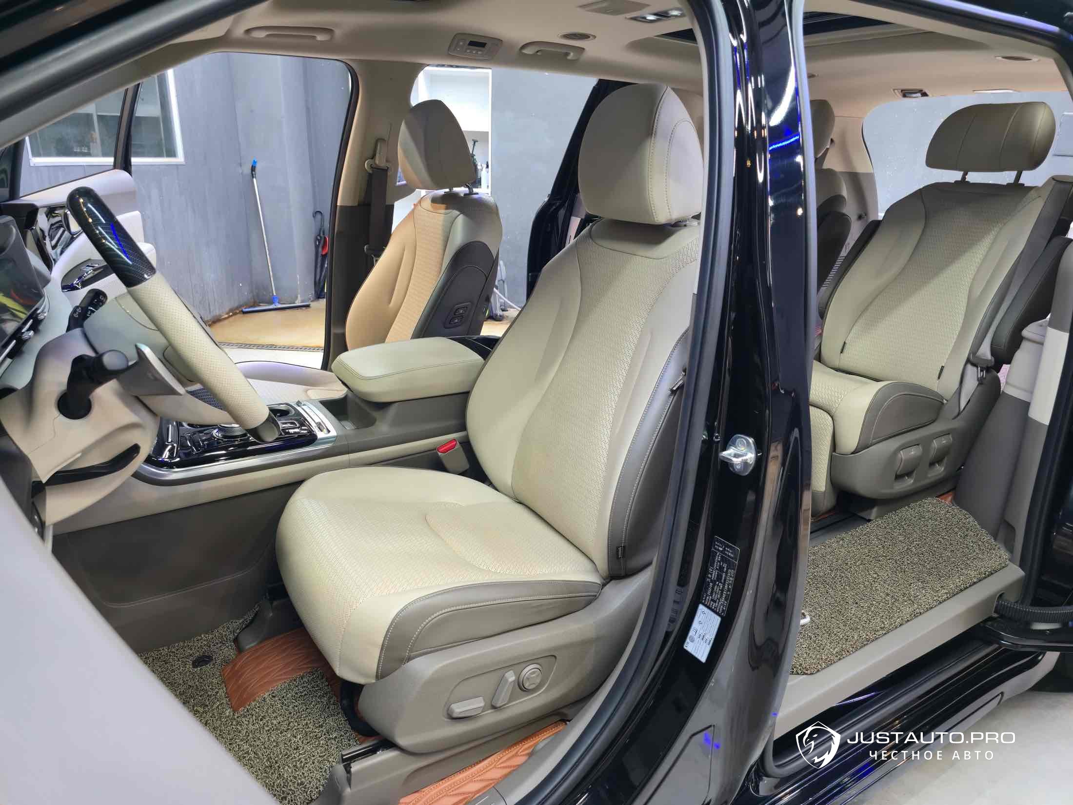 Автомобиль Kia Canival