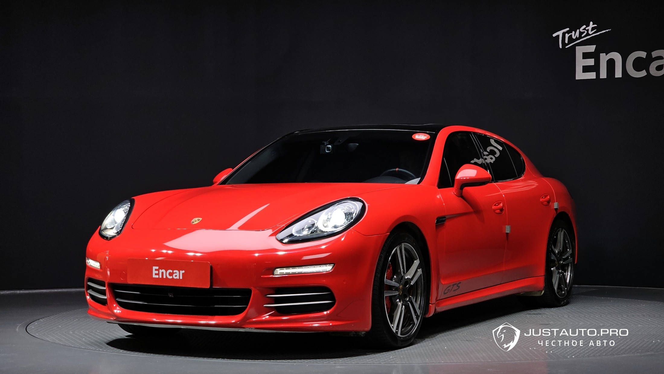 Автомобиль Porsche Panamera