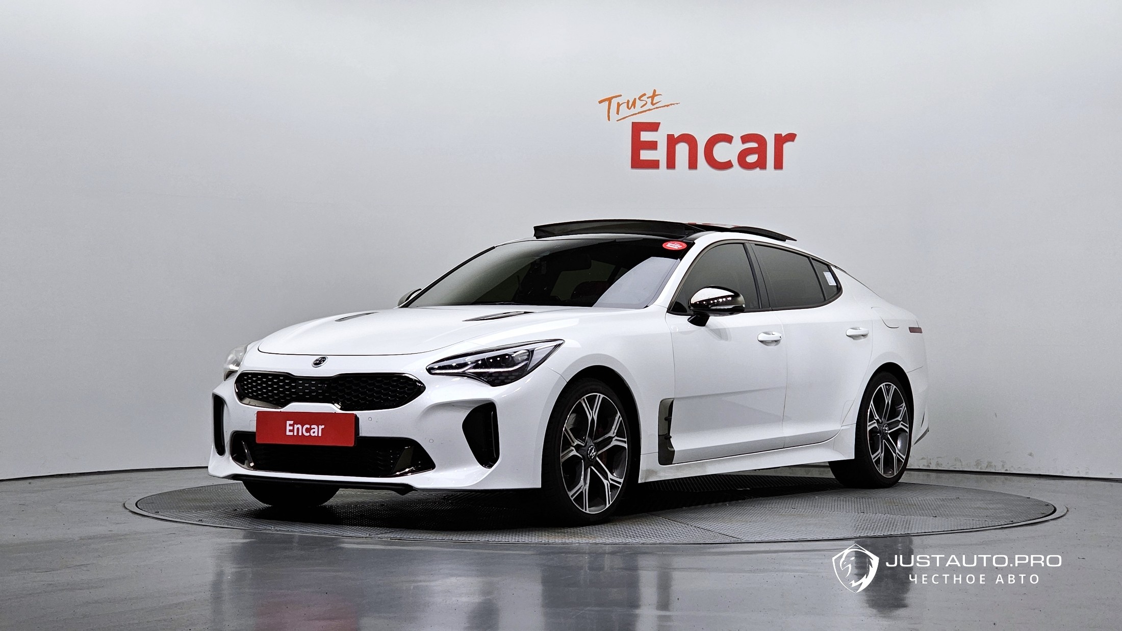 Автомобиль Kia Stinger
