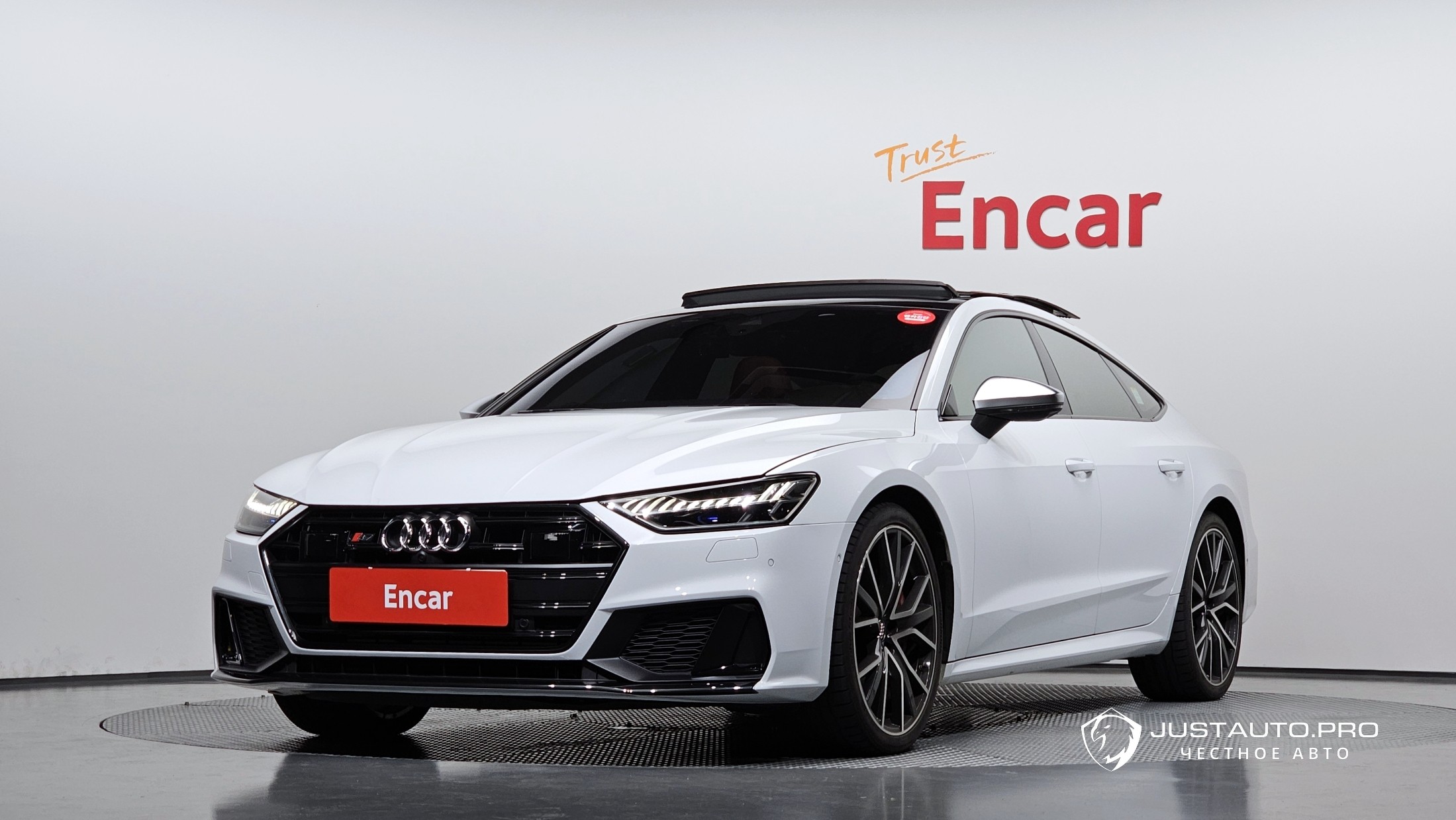 Автомобиль Audi S7