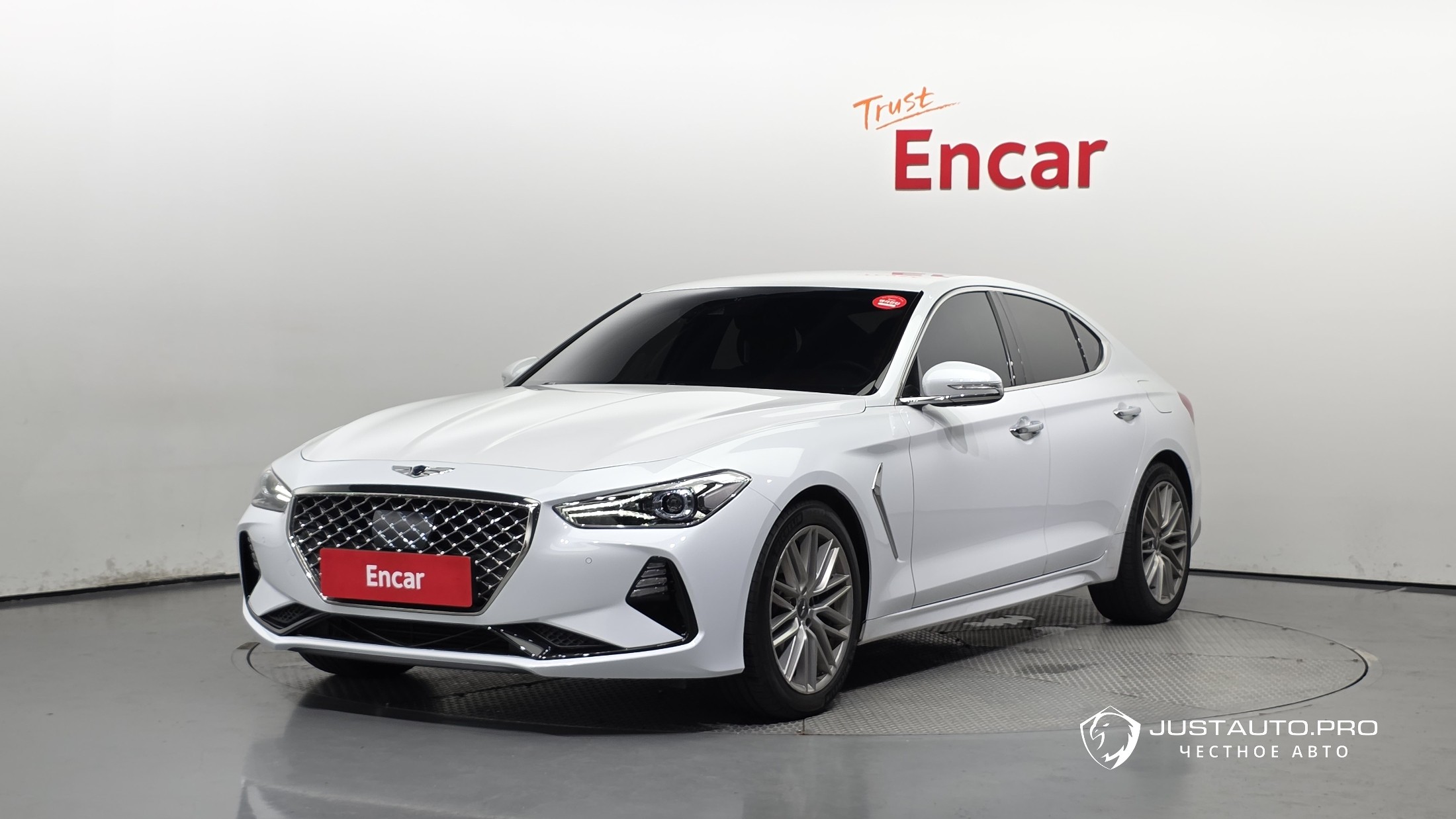 Автомобиль Genesis G70