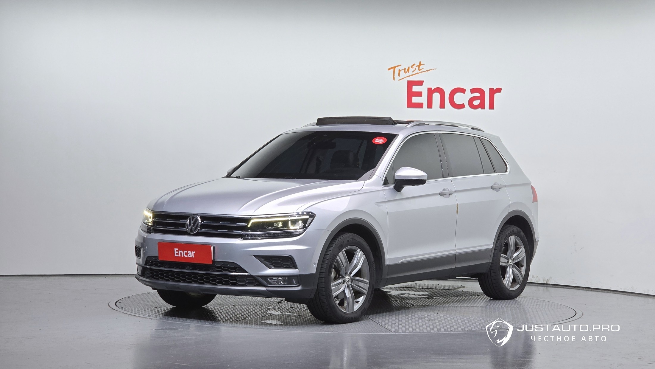 Автомобиль Volkswagen Tiguan