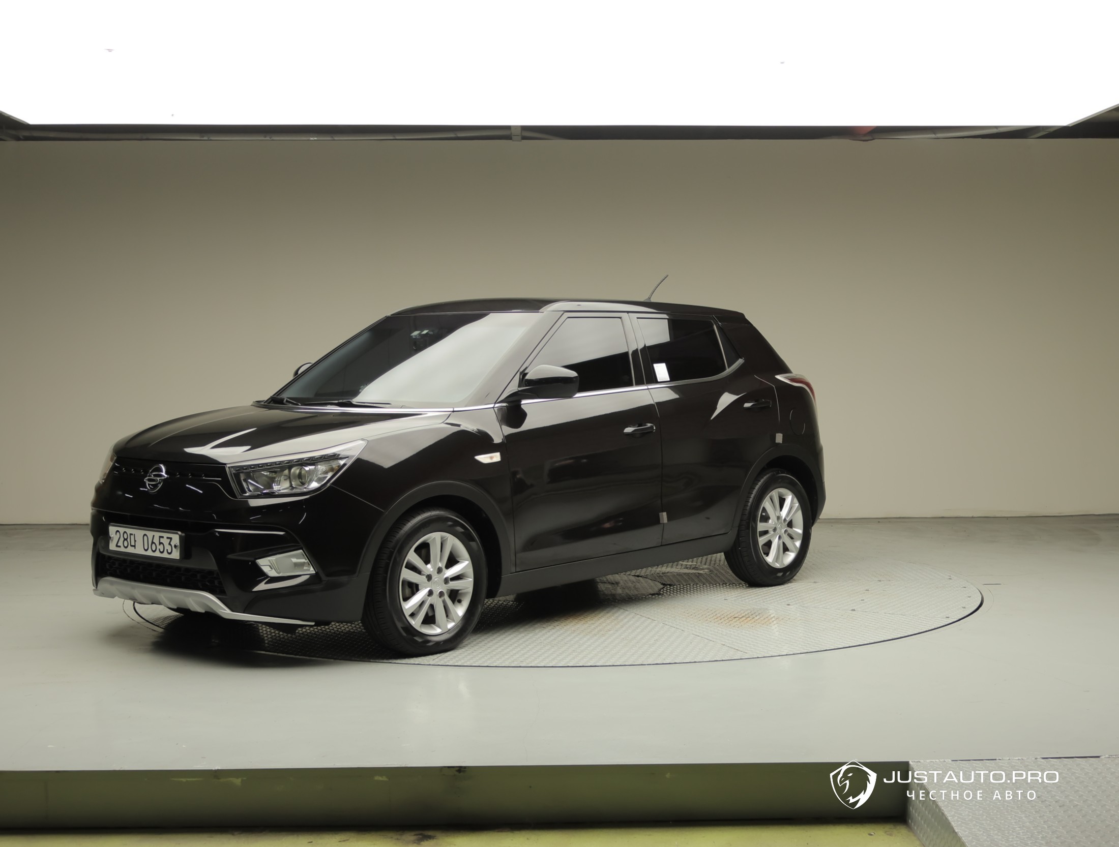 Автомобиль KG_Mobility_Ssangyong TIBOLI