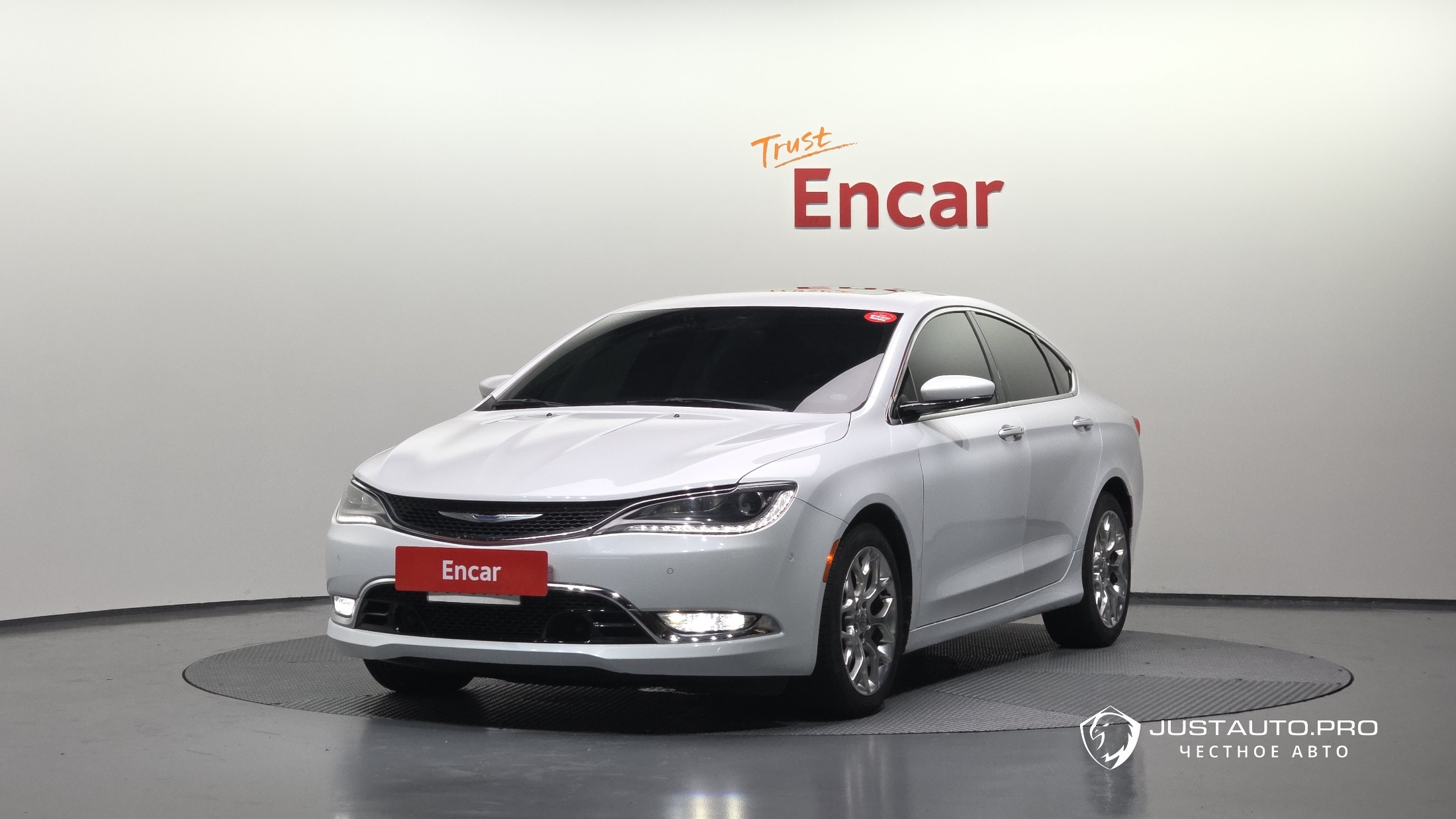 Автомобиль Chrysler 200
