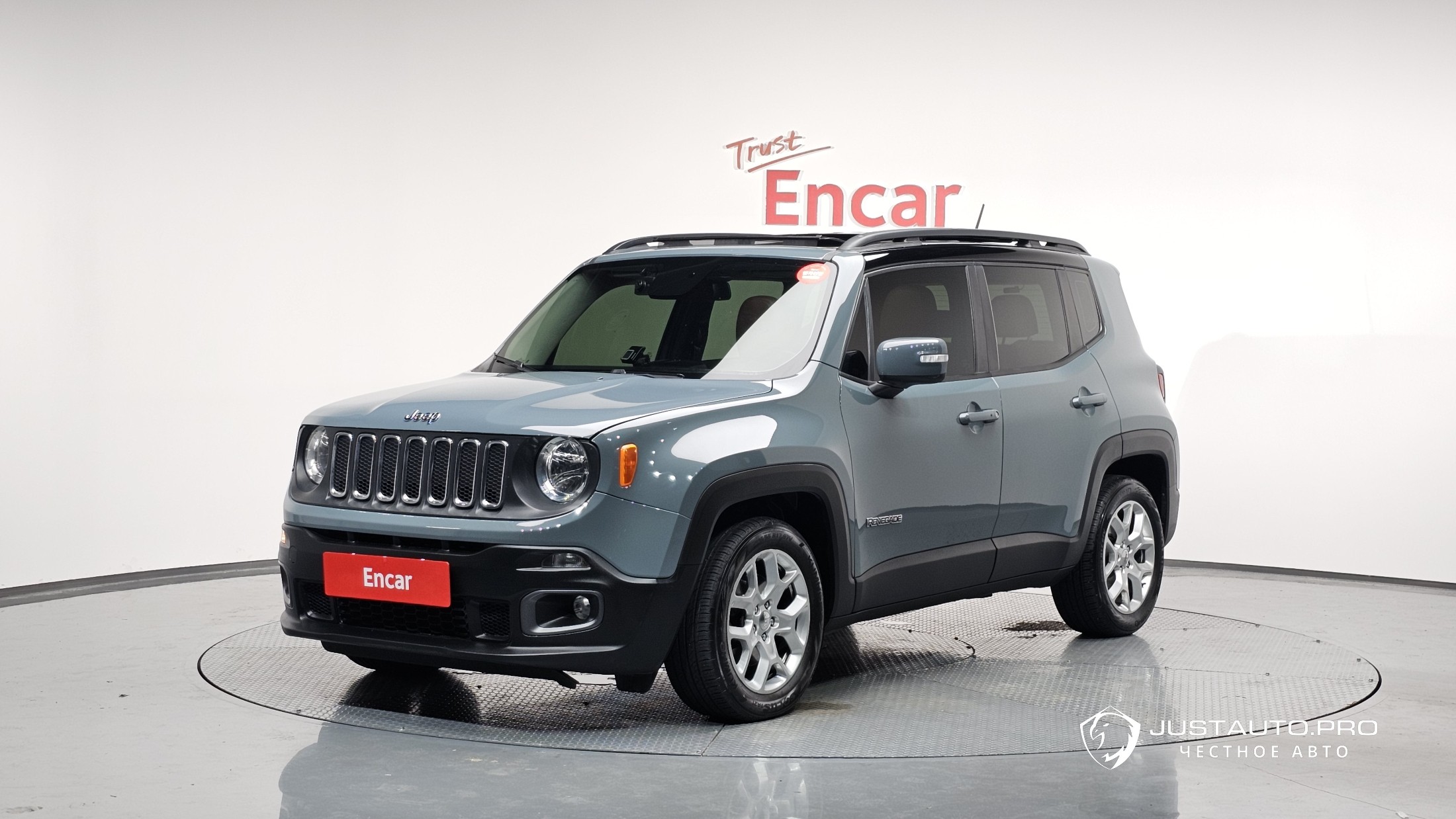 Автомобиль Jeep Renegade