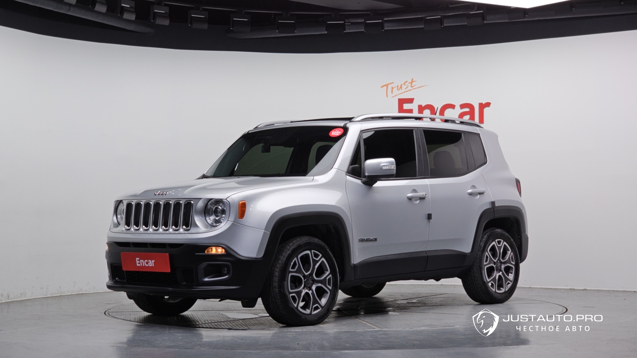 Автомобиль Jeep Renegade