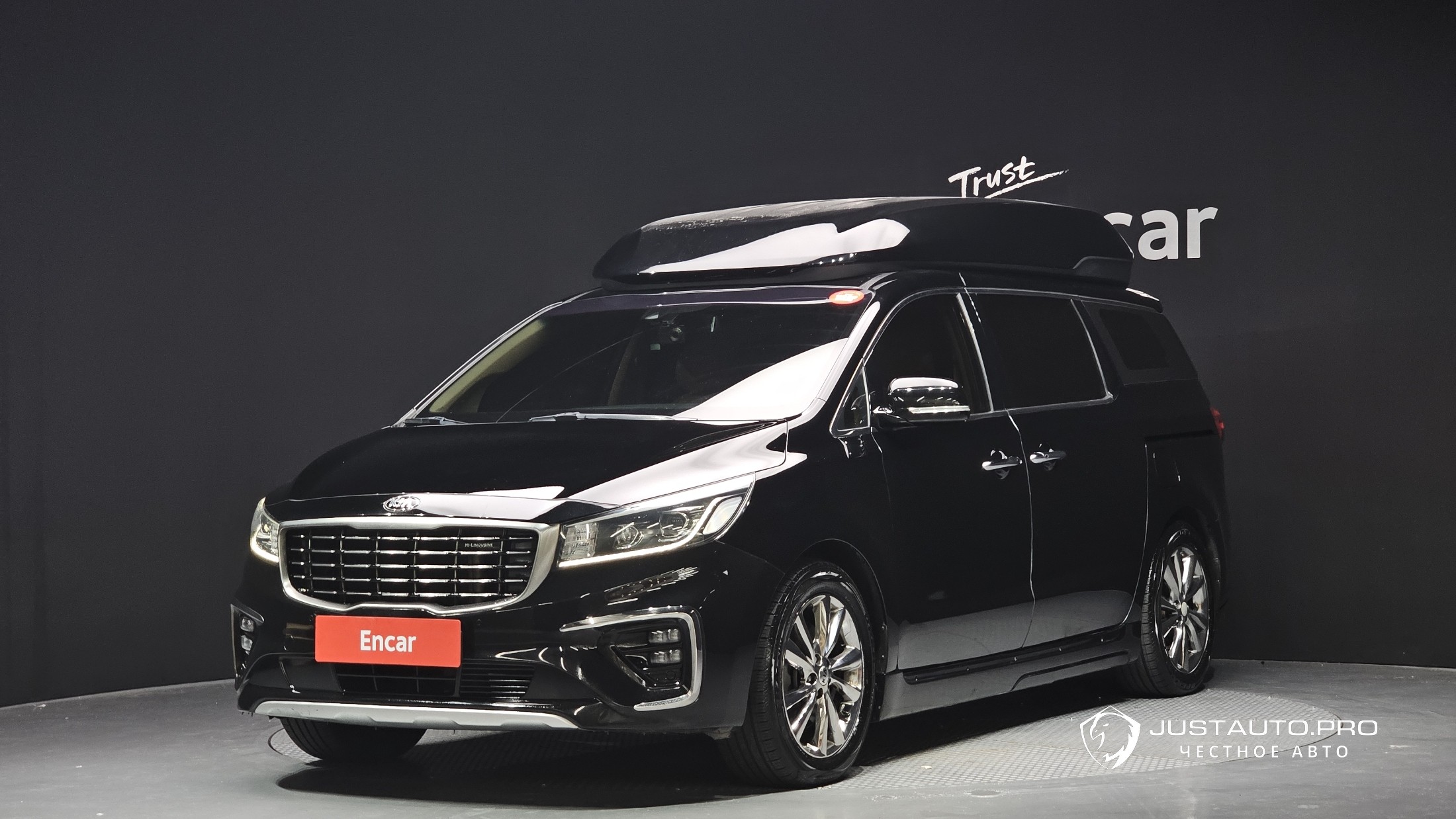 Автомобиль Kia Canival