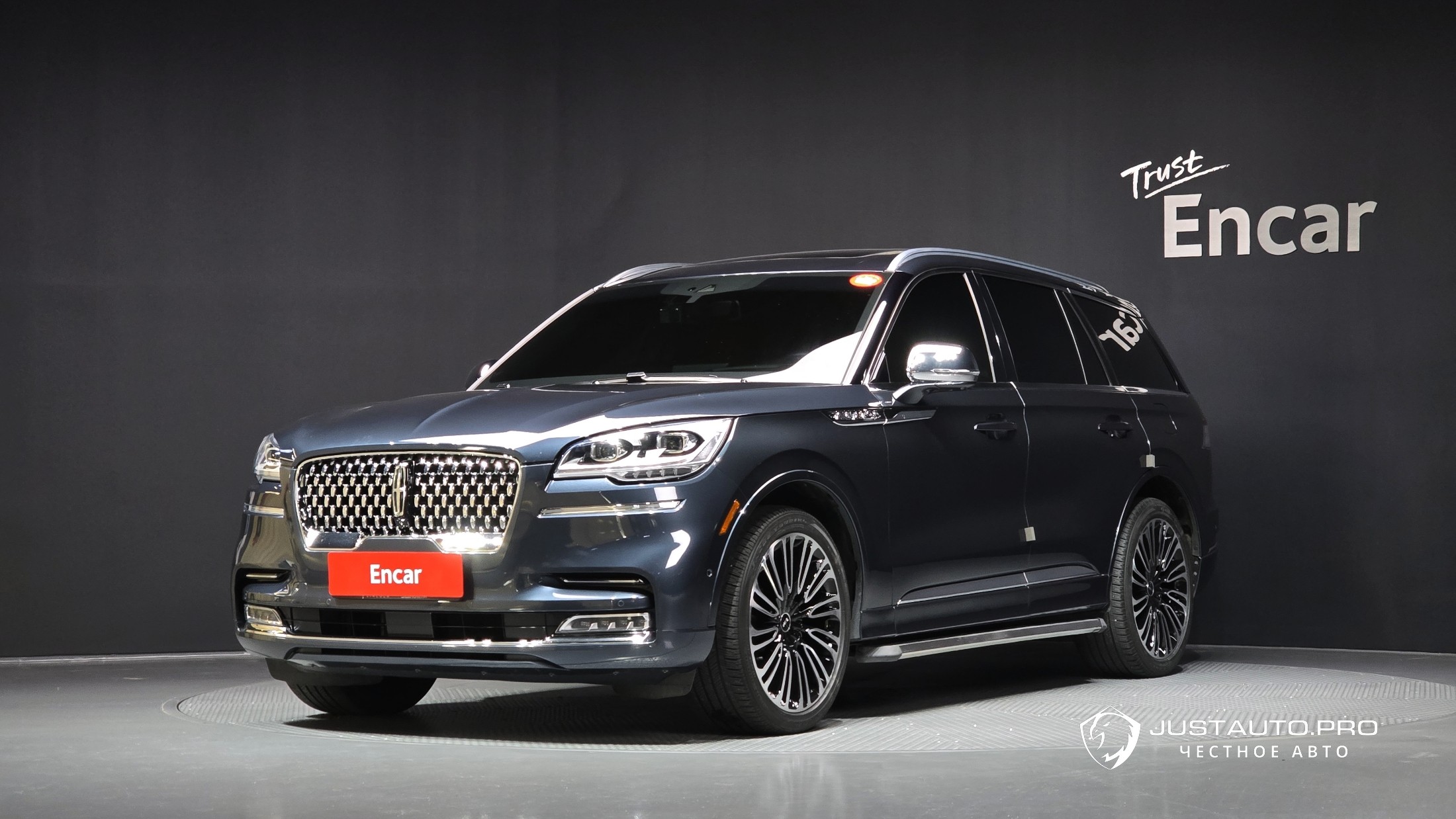 Автомобиль Lincoln Aviator