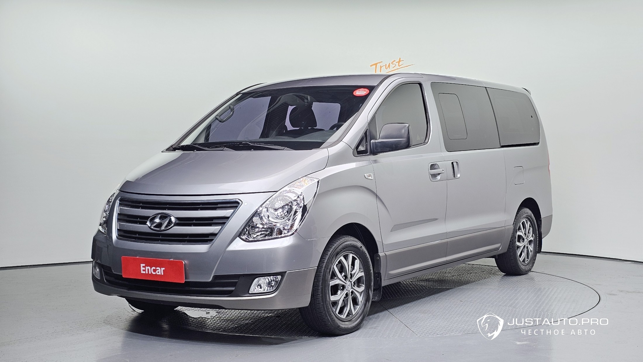 Автомобиль Hyundai Starex
