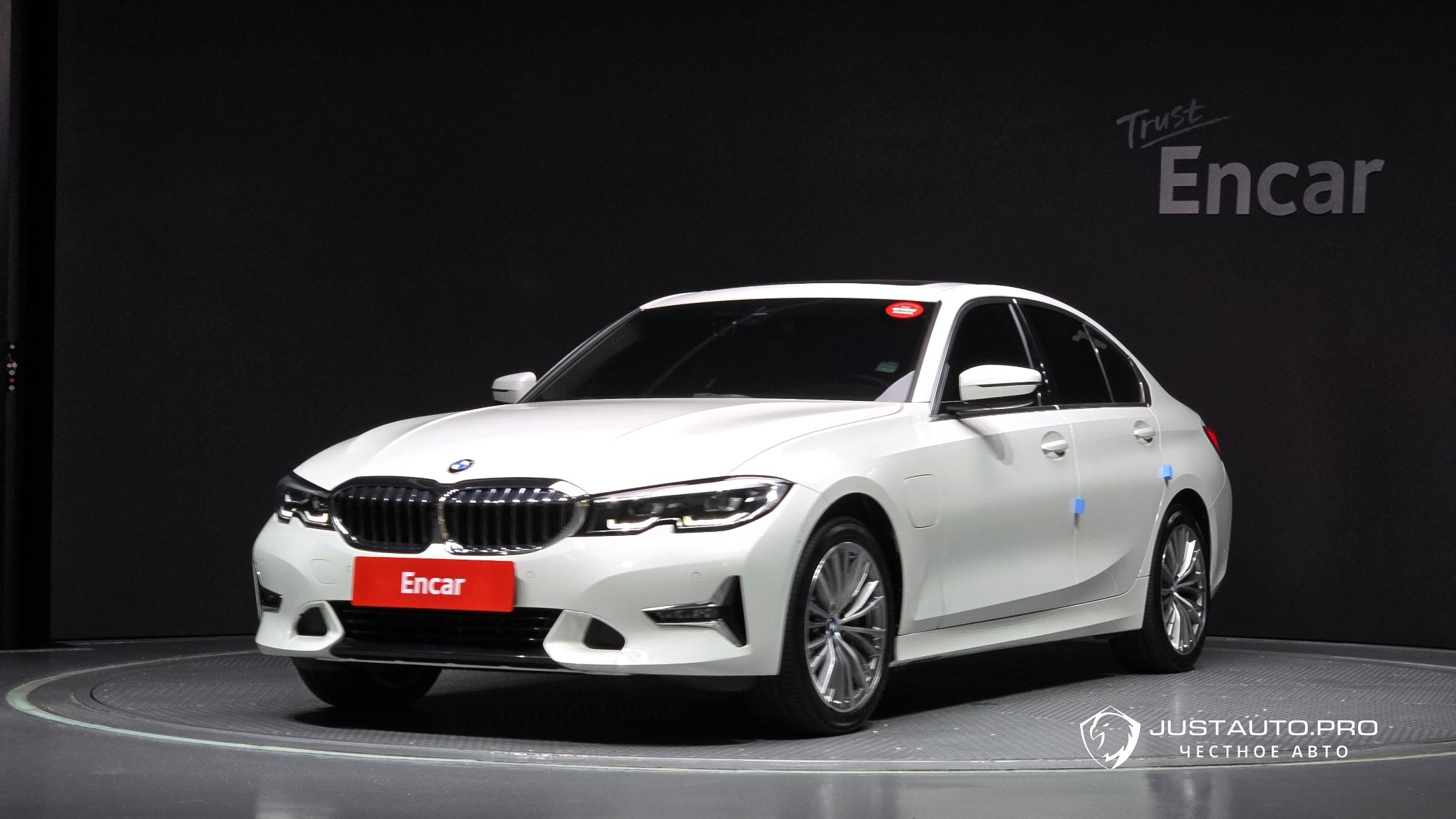 Автомобиль BMW 3-Series
