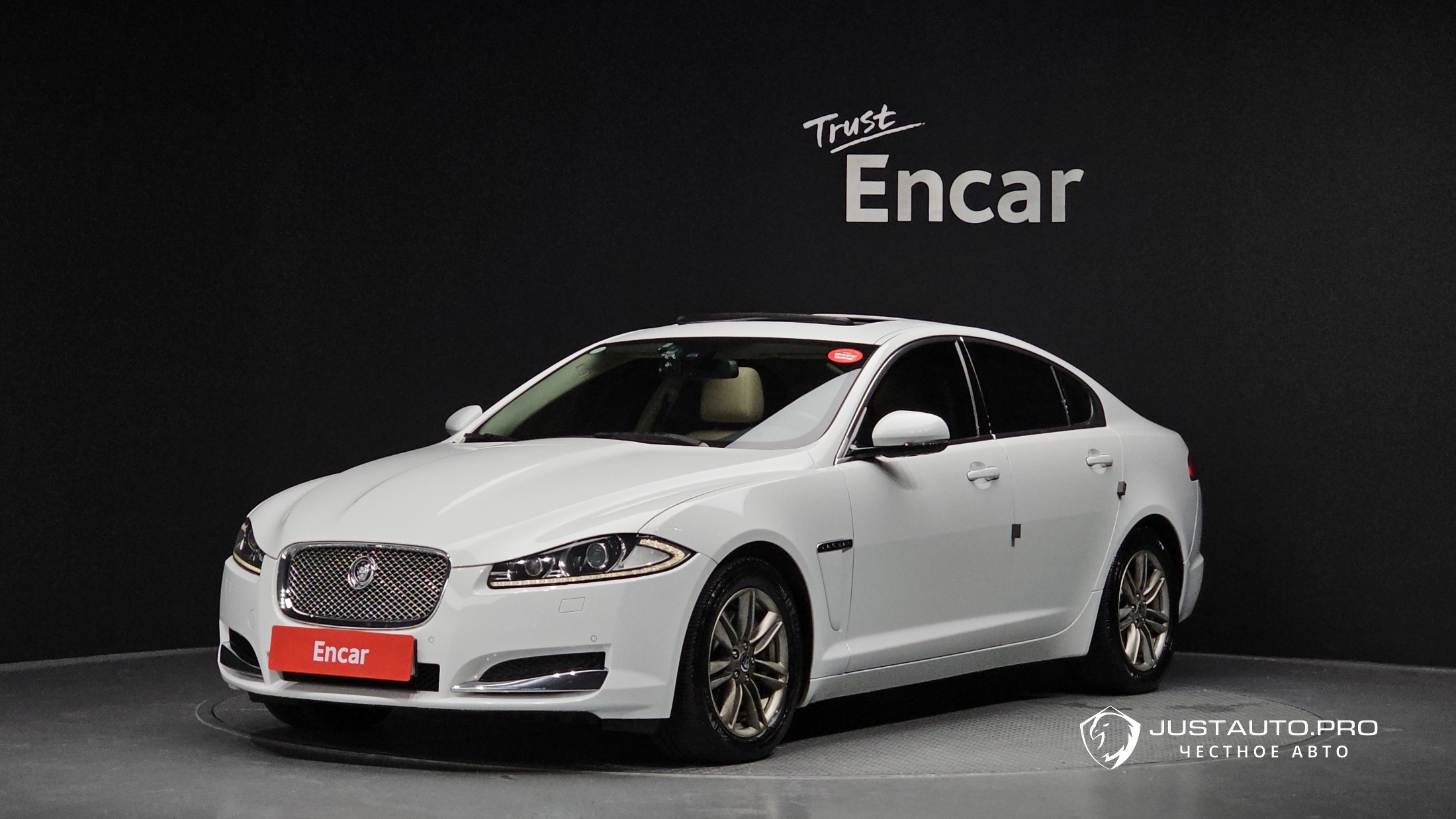 Автомобиль Jaguar XF