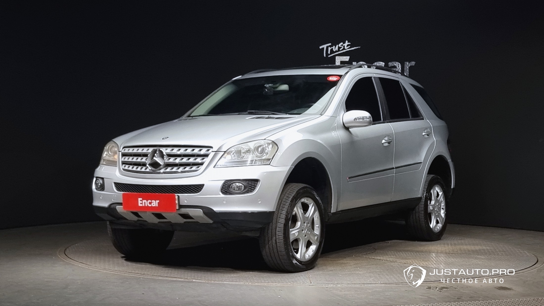 Автомобиль Mercedes-Benz M-class