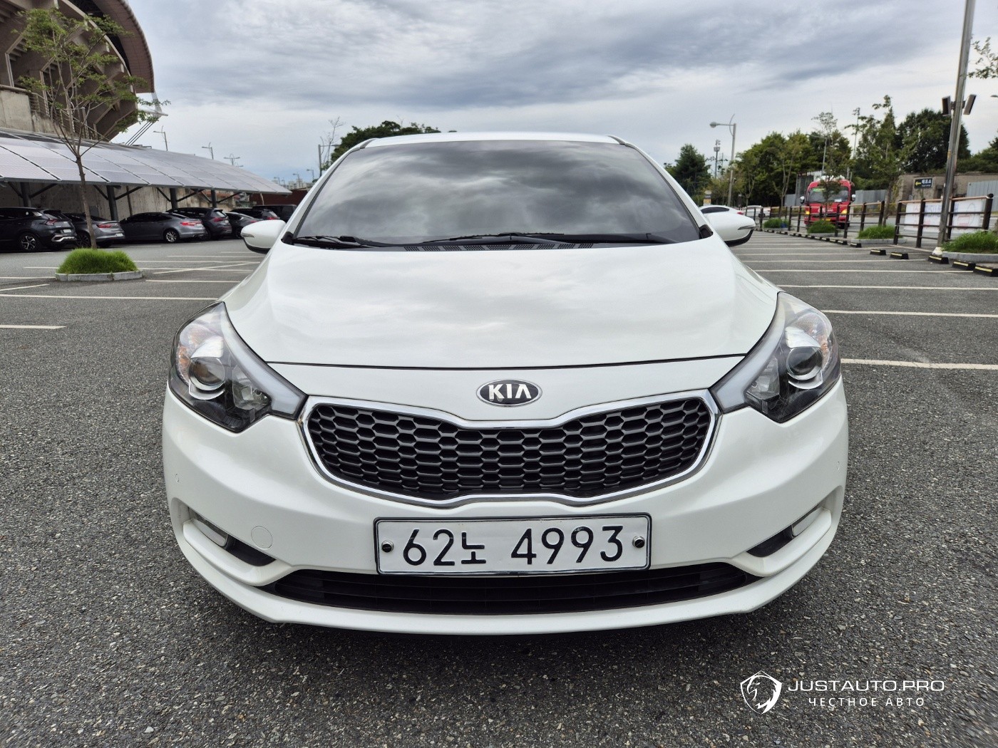 Автомобиль Kia K3