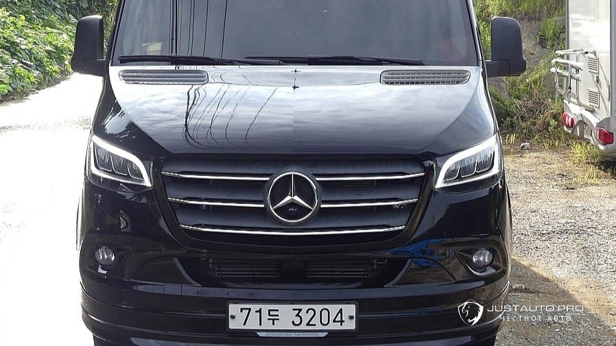 Автомобиль Mercedes-Benz Sprinter