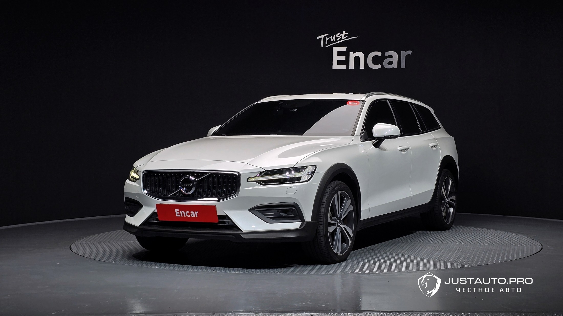 Автомобиль Volvo V60