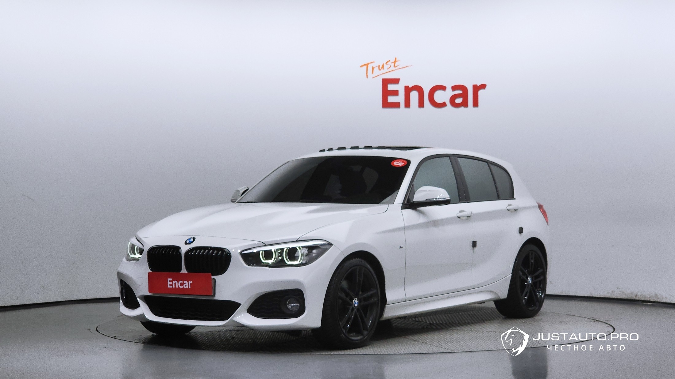 Автомобиль BMW 1-Series