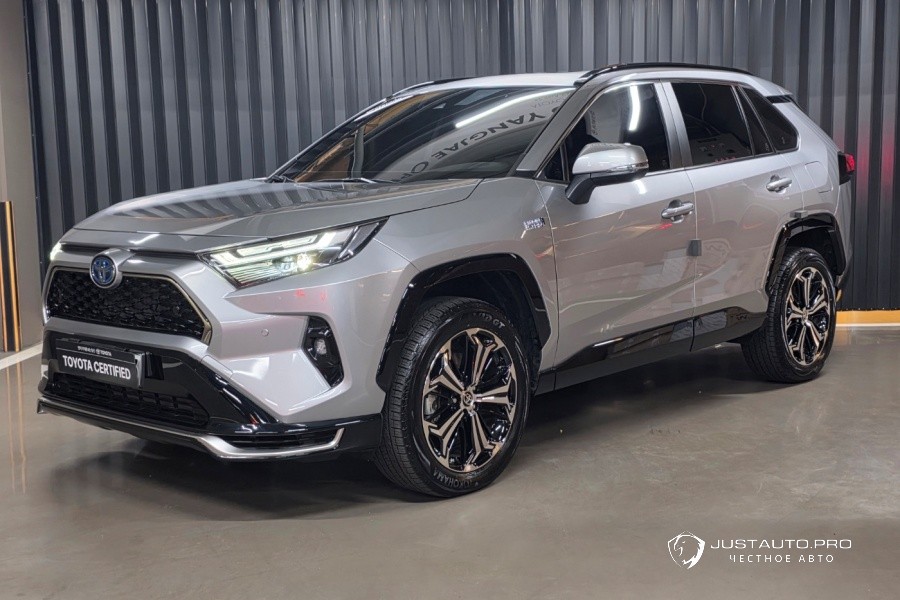 Автомобиль Toyota RAV4