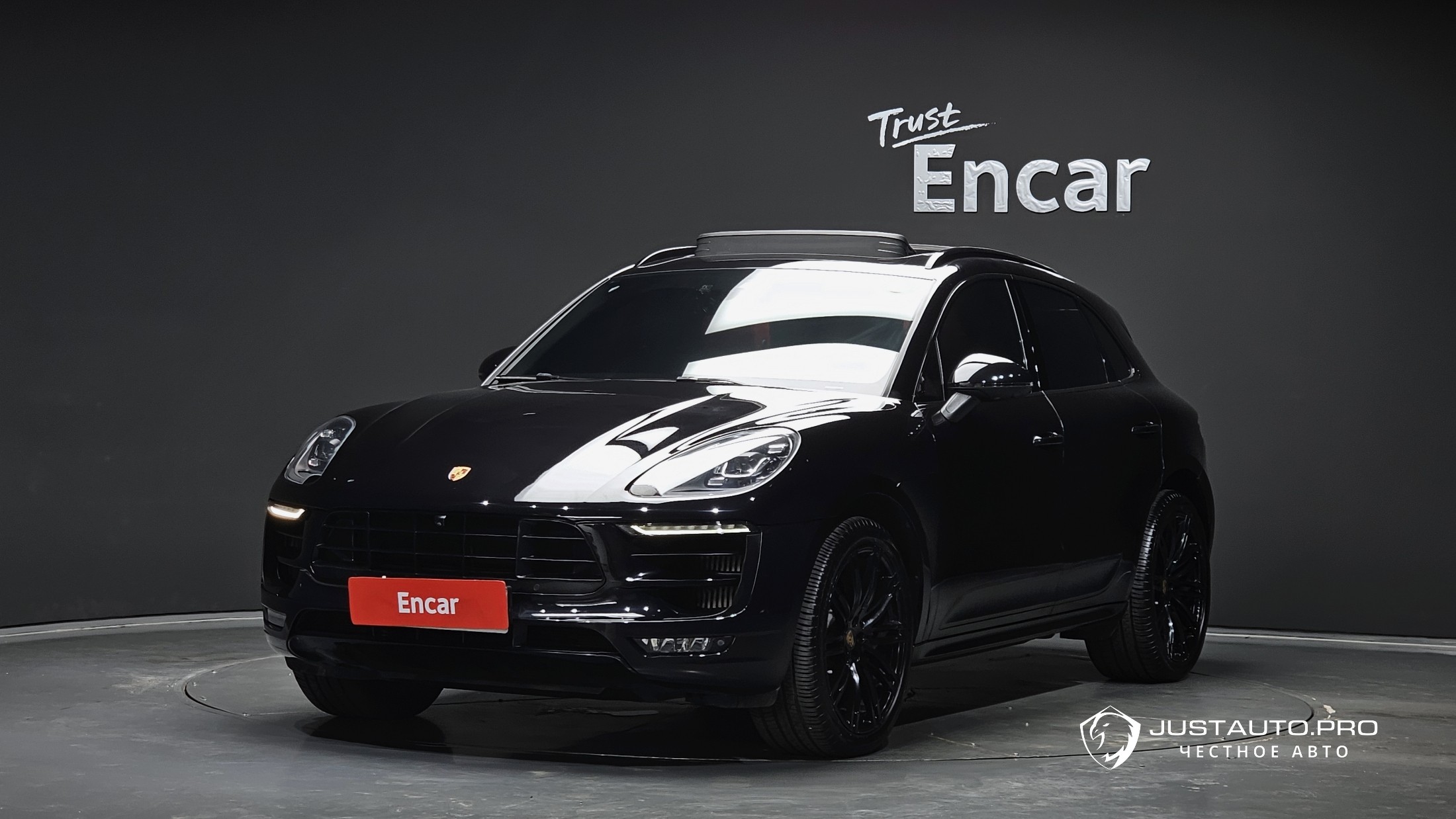Автомобиль Porsche Macan