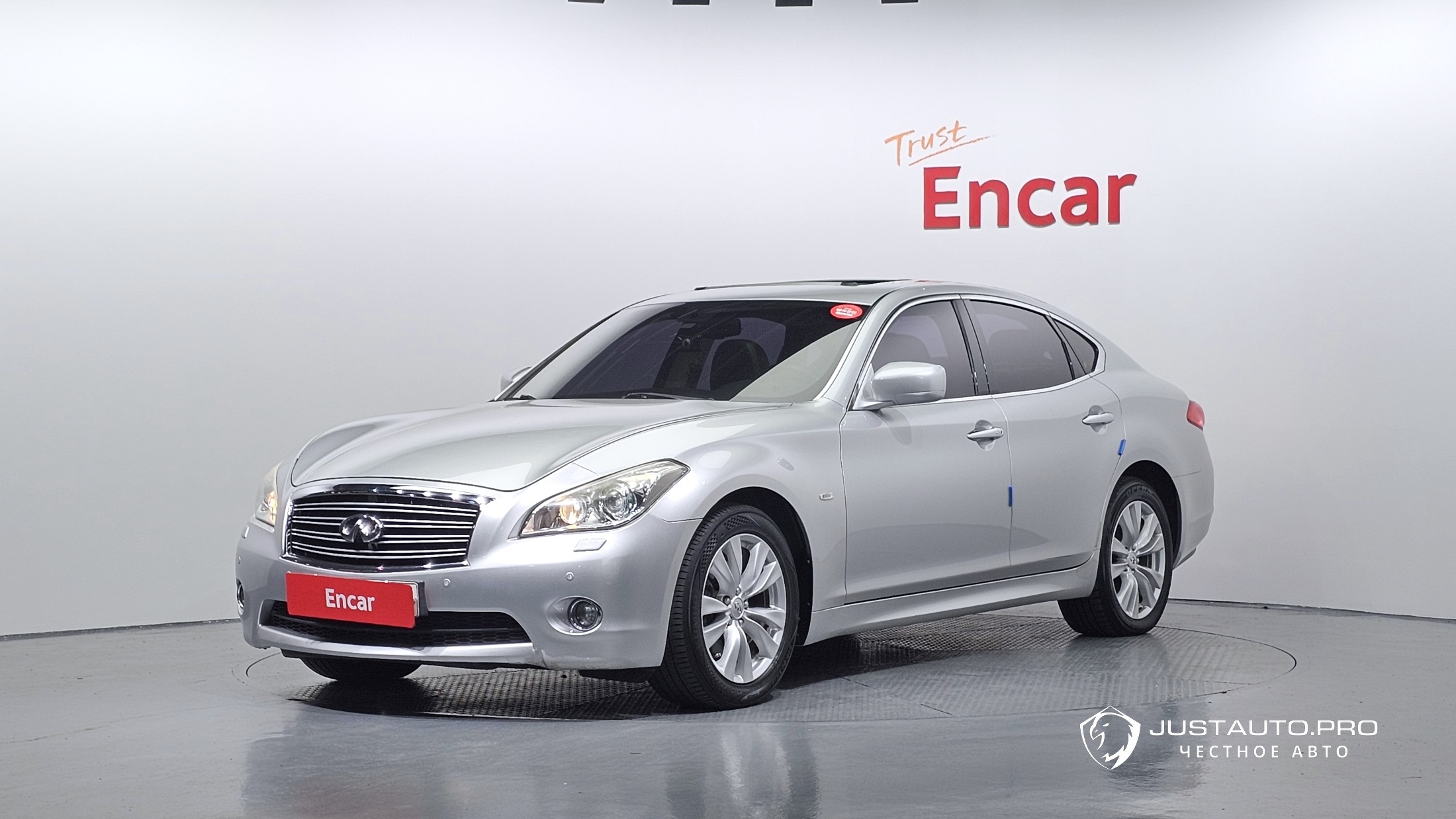 Автомобиль Infiniti M