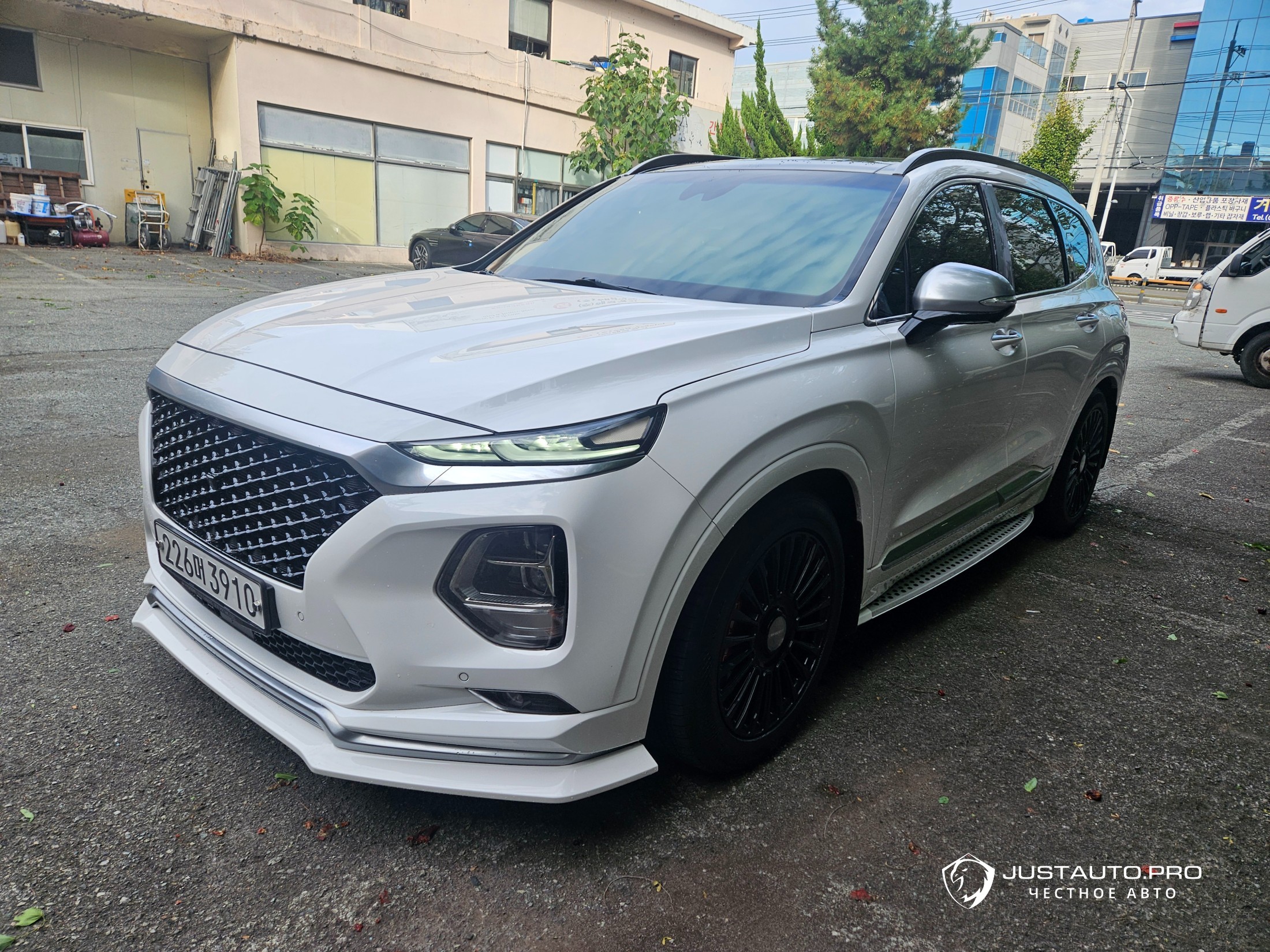 Автомобиль Hyundai Santafe